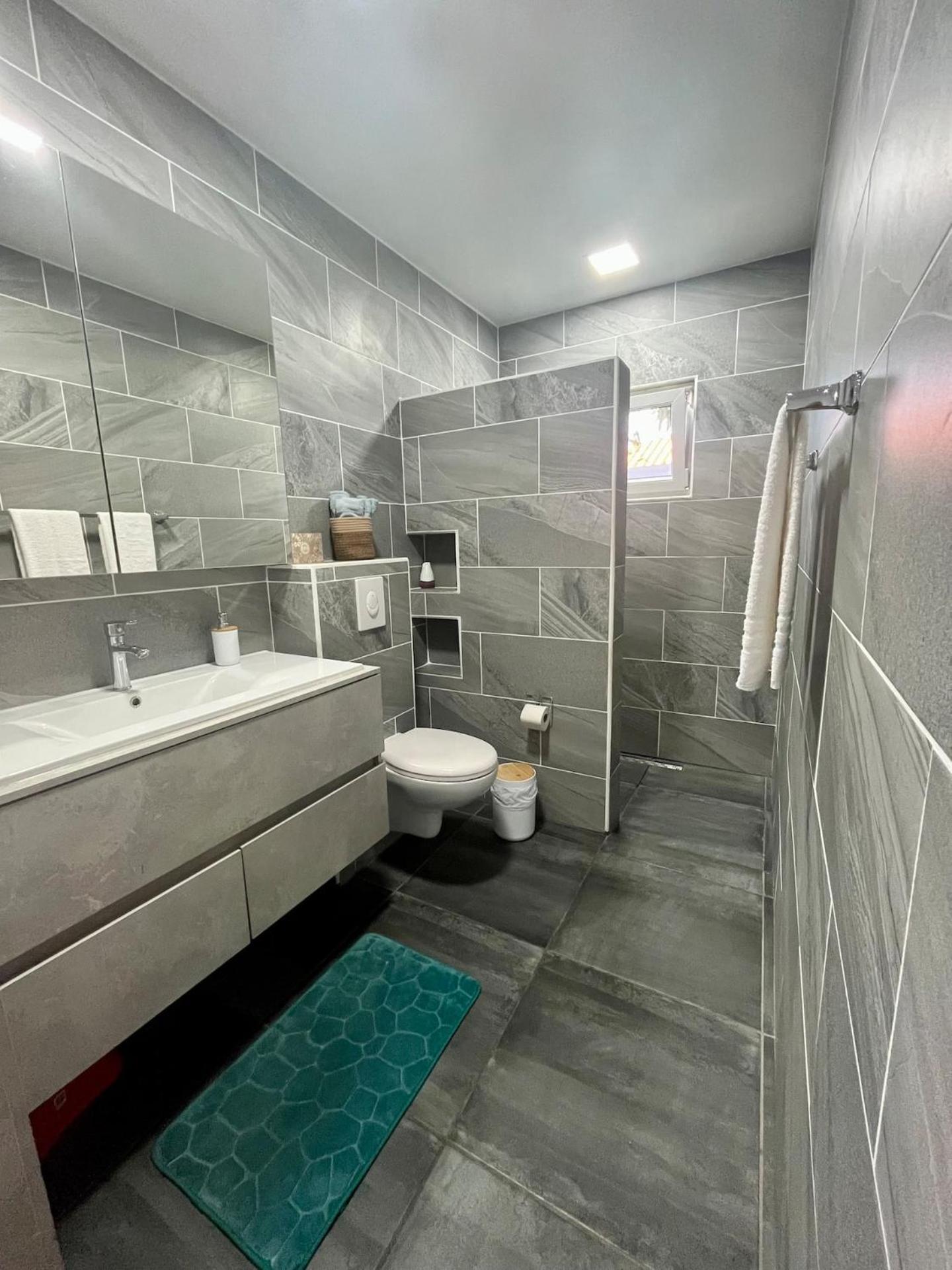 Casa Lima Wjacuzzi 5mins To Eagle Beach