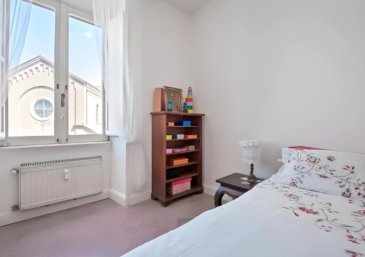 the Rome artful apartment retreat