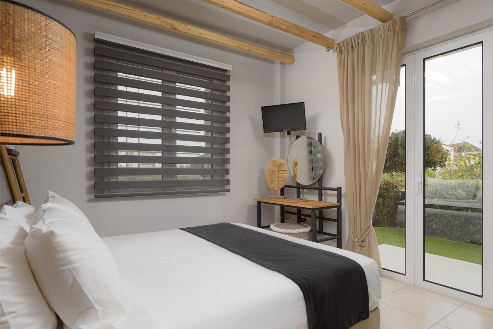 Tyros Boutique Houses Villas view 3