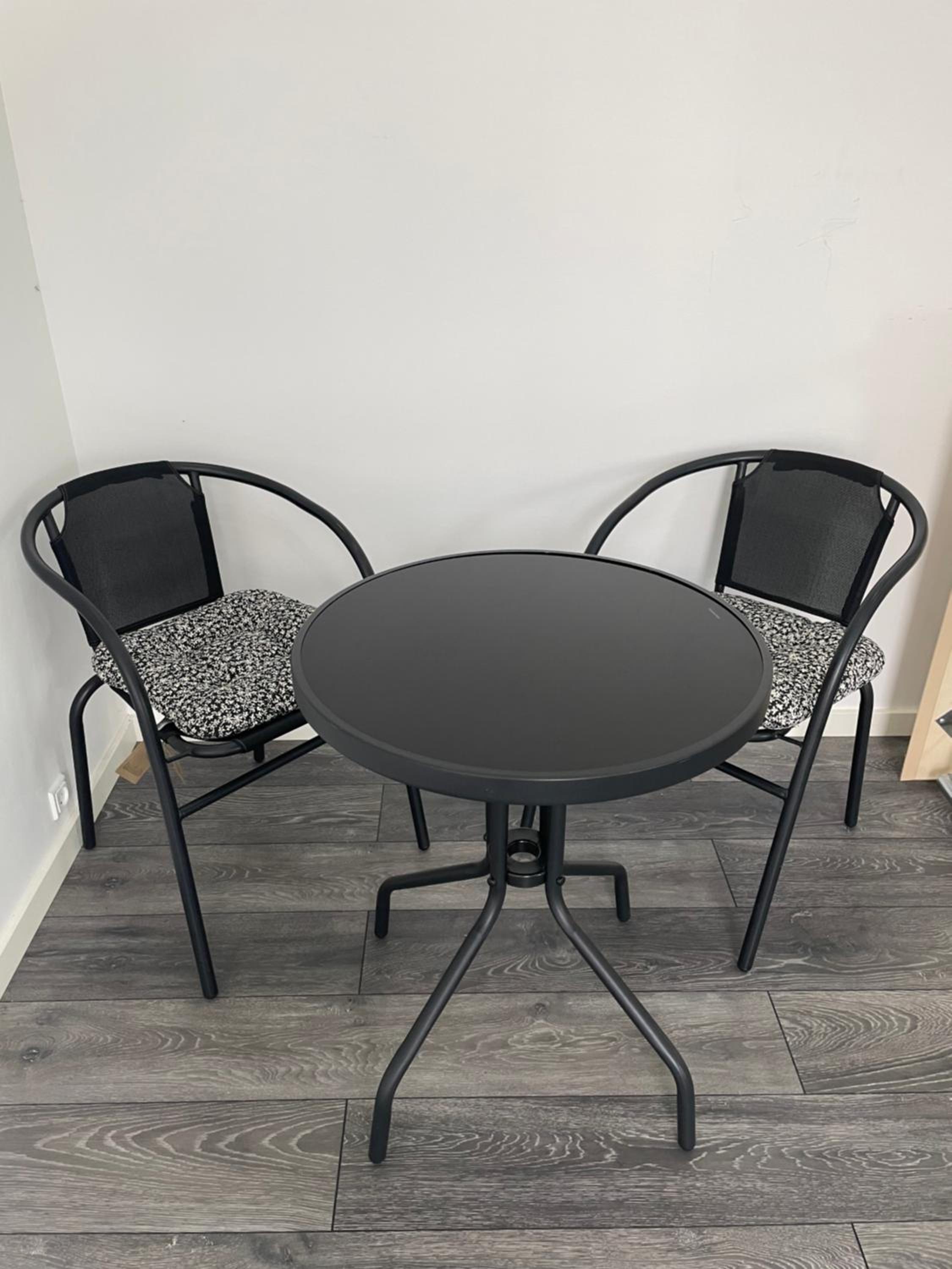 Private room with shared bathroom in central of billund