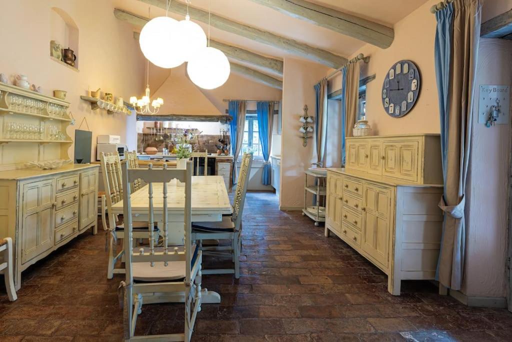 Villa Letizia with pool - 10 min drive to Orvieto town
