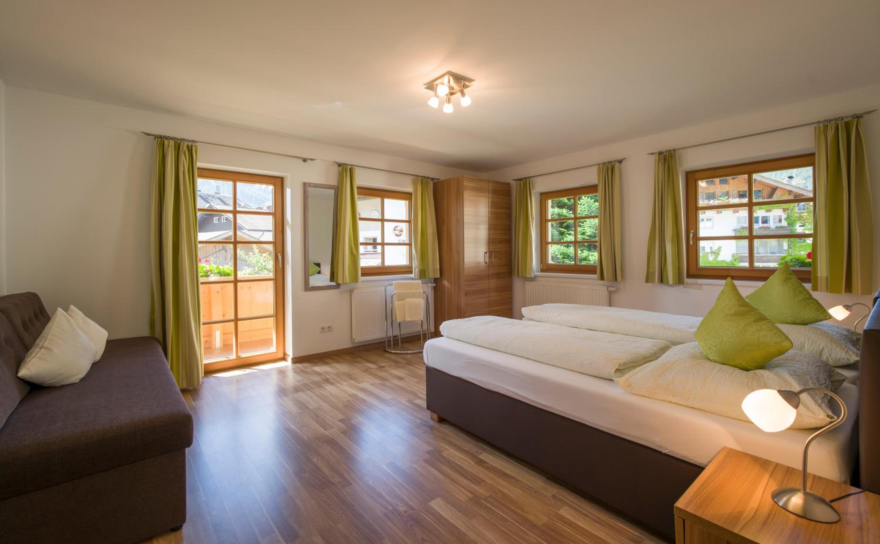 Ferienwohnungen Tiroler Haus
