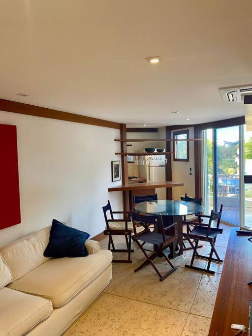 Loft frente praia Barra da Tijuca, ao lado do Windsor
