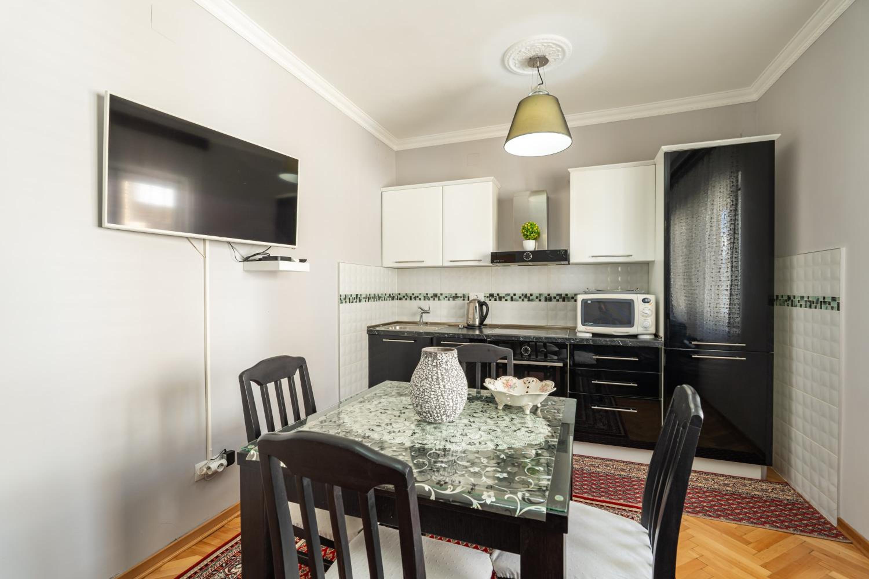 Seafront Haven Darka - Happy Rentals view 5