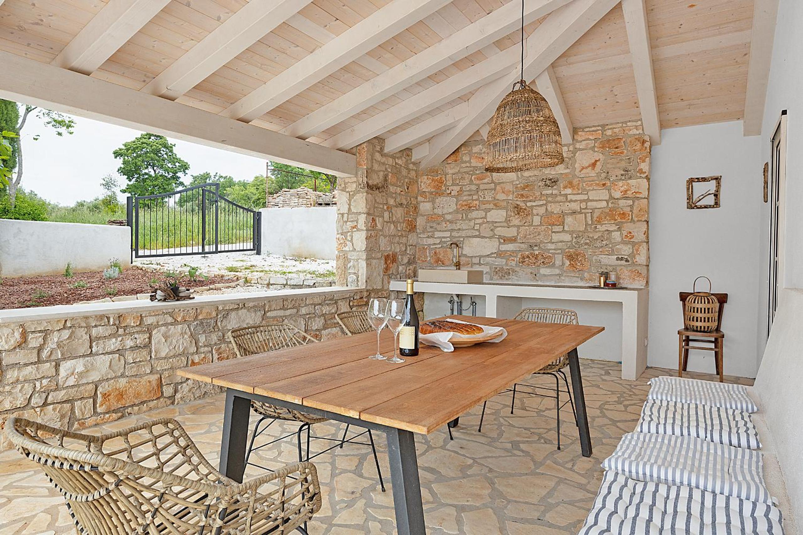 Casa Mirna for 7 people near Pula with sea view & only 2 km from the sea view 2