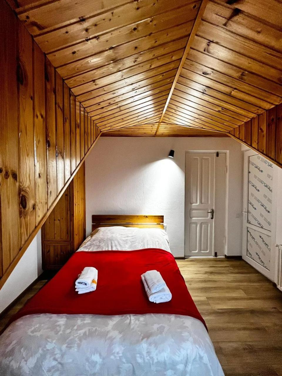 Nino & Irodi's Guest House, photo 16