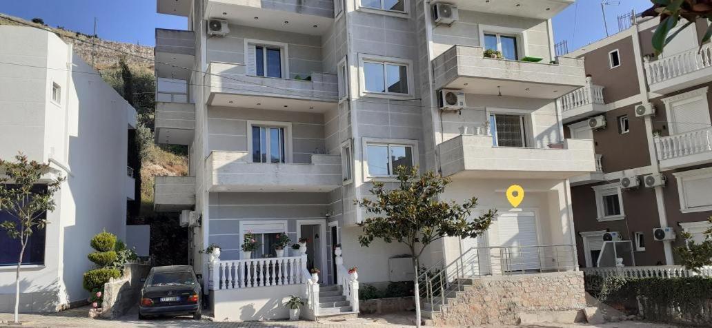Saranda Seacret Suites
