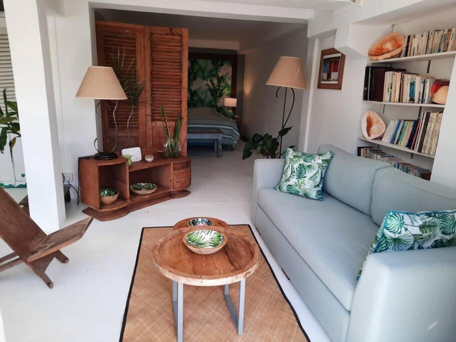 21LG Exquisite ground floor studio with garden patio view 3