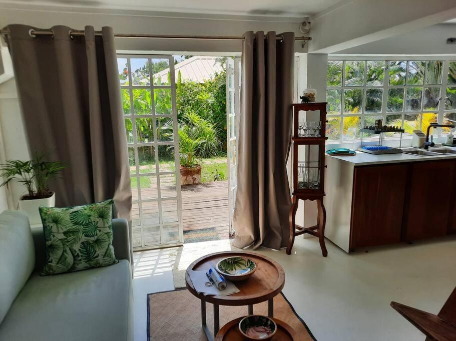 21LG Exquisite ground floor studio with garden patio view 2