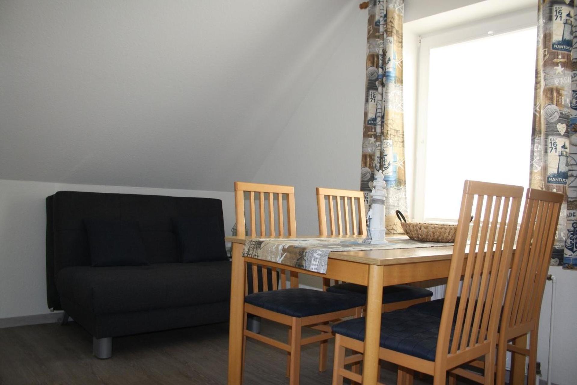 Gemütliche Dachgeschosswohnung mit Blick auf die örtliche Mühle