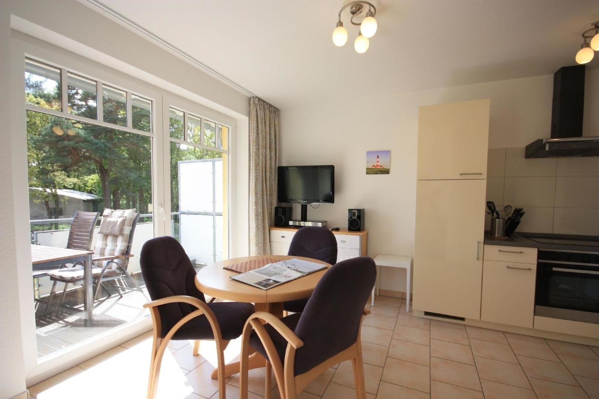 Schöne Ferienwohnung in Koserow mit Grill, Garten und Terrasse oder Balkon