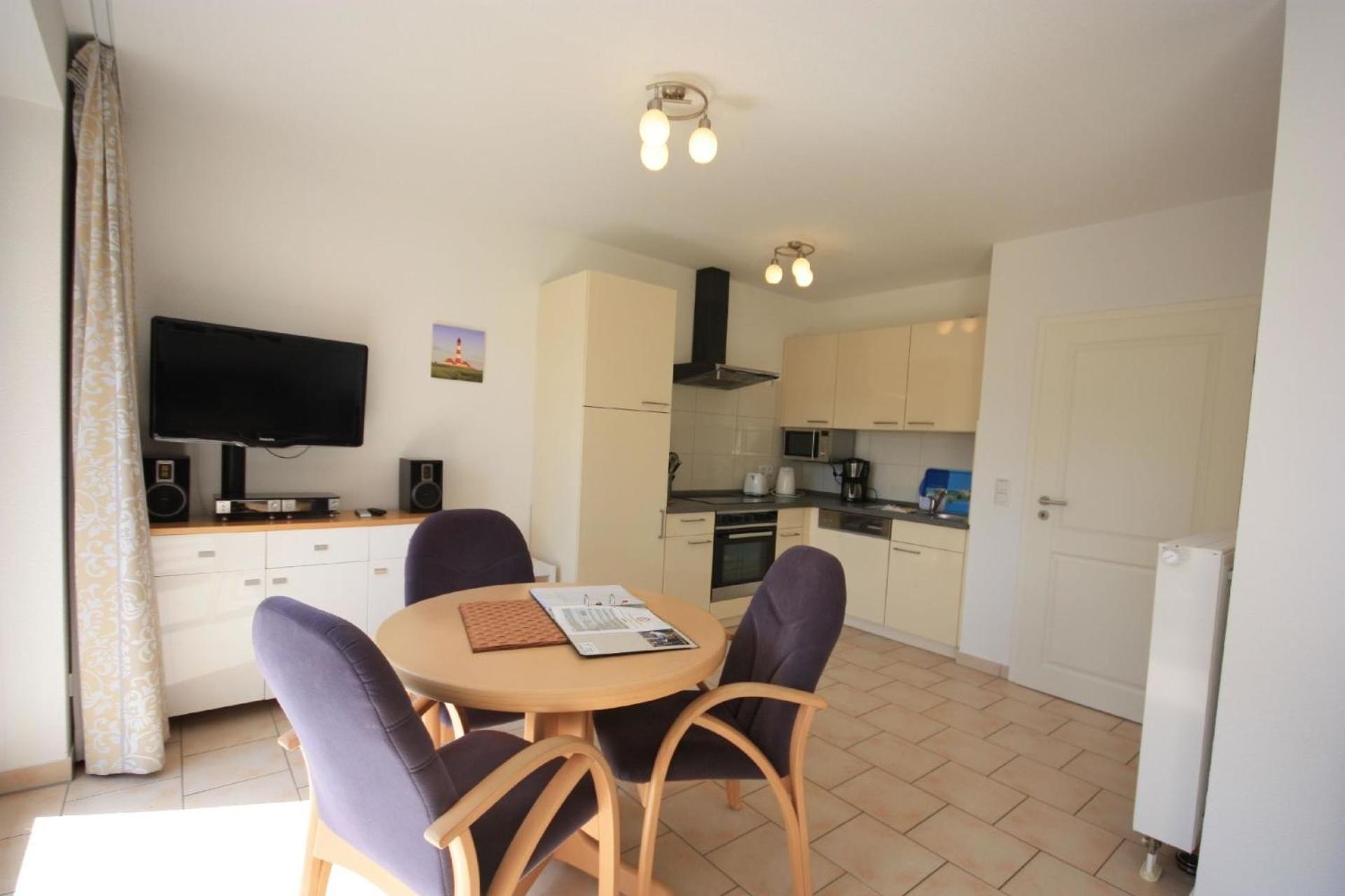Schöne Ferienwohnung in Koserow mit Grill, Garten und Terrasse oder Balkon