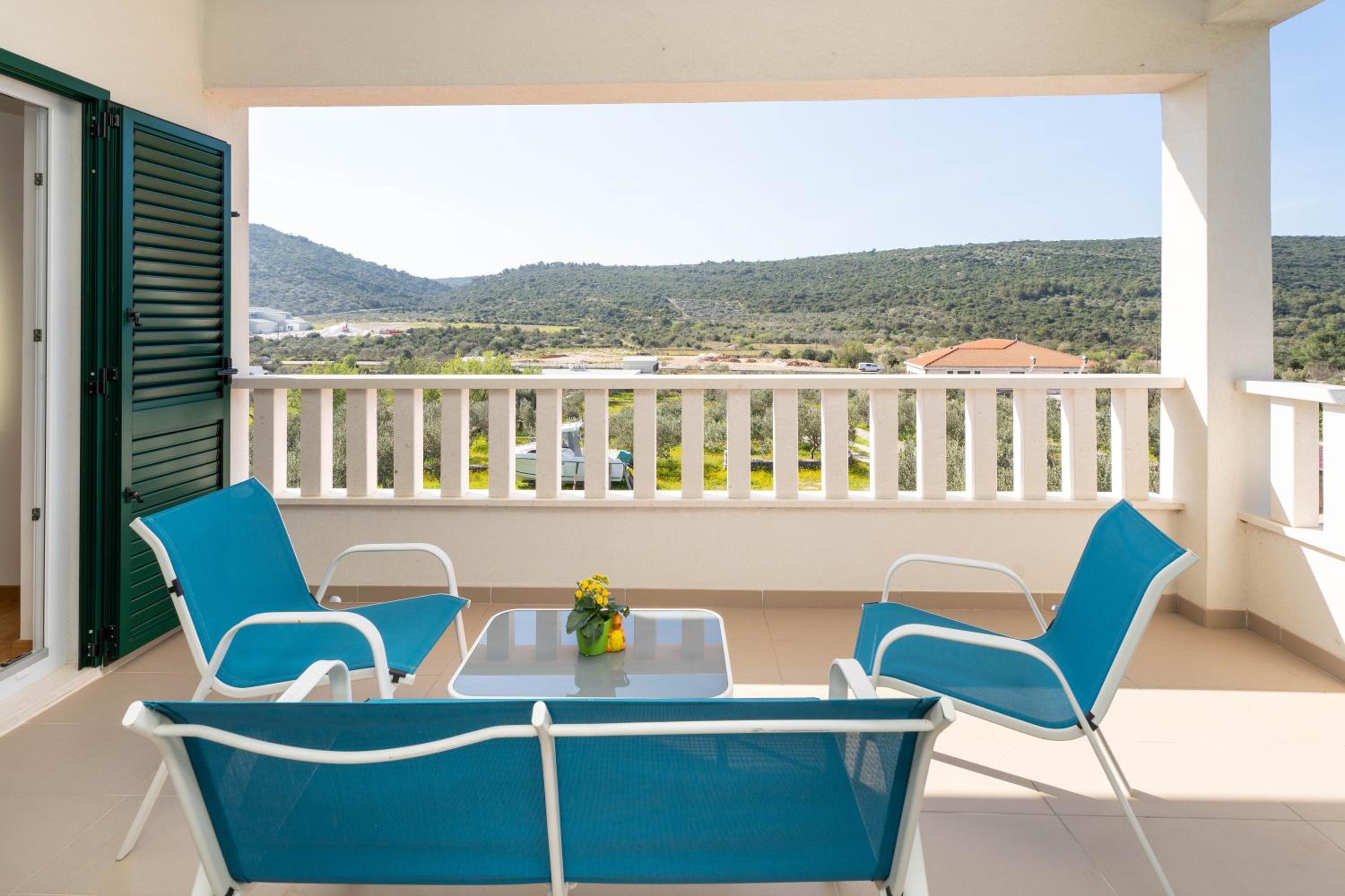 Villa Aria - peaceful olive grove & swimming pool