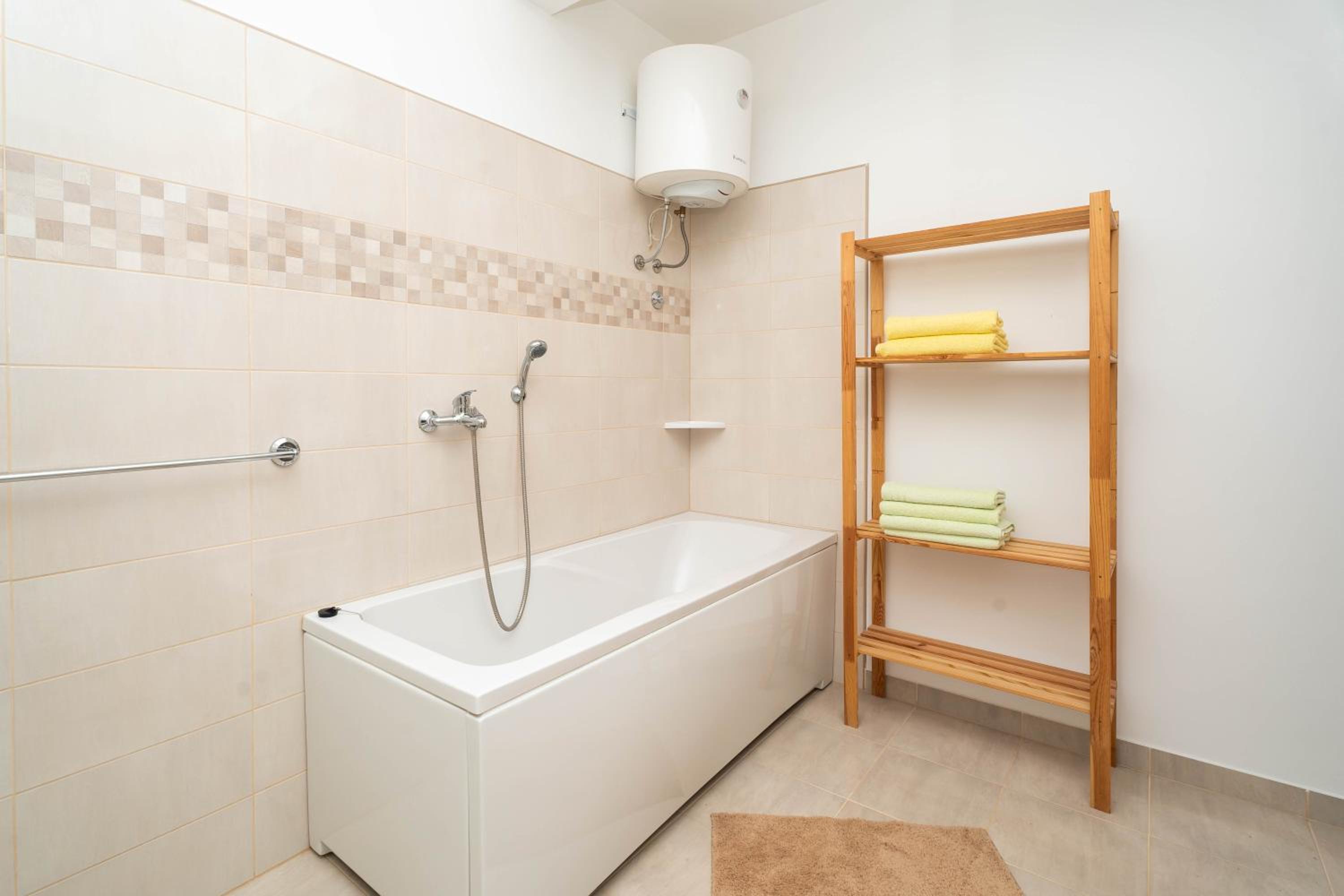 Villa Aria - peaceful olive grove & swimming pool
