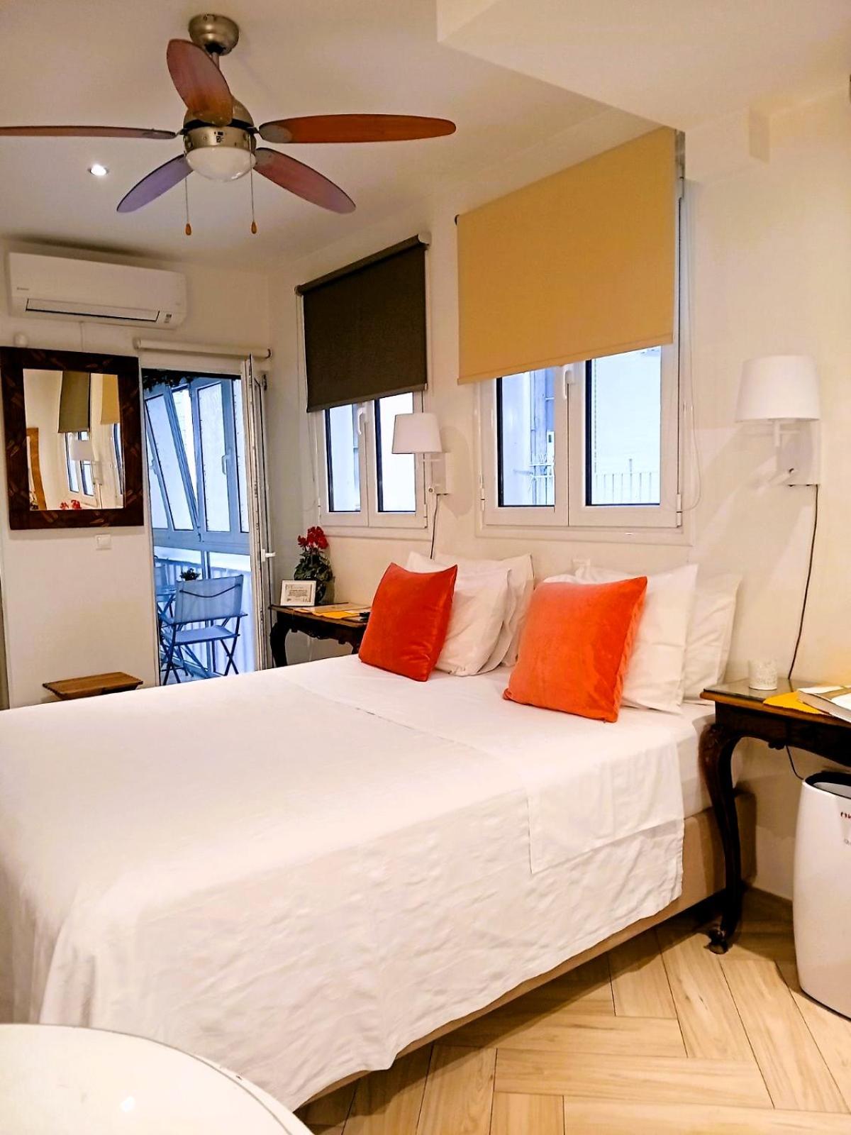 Rastoni Athens Suites near Acropolis