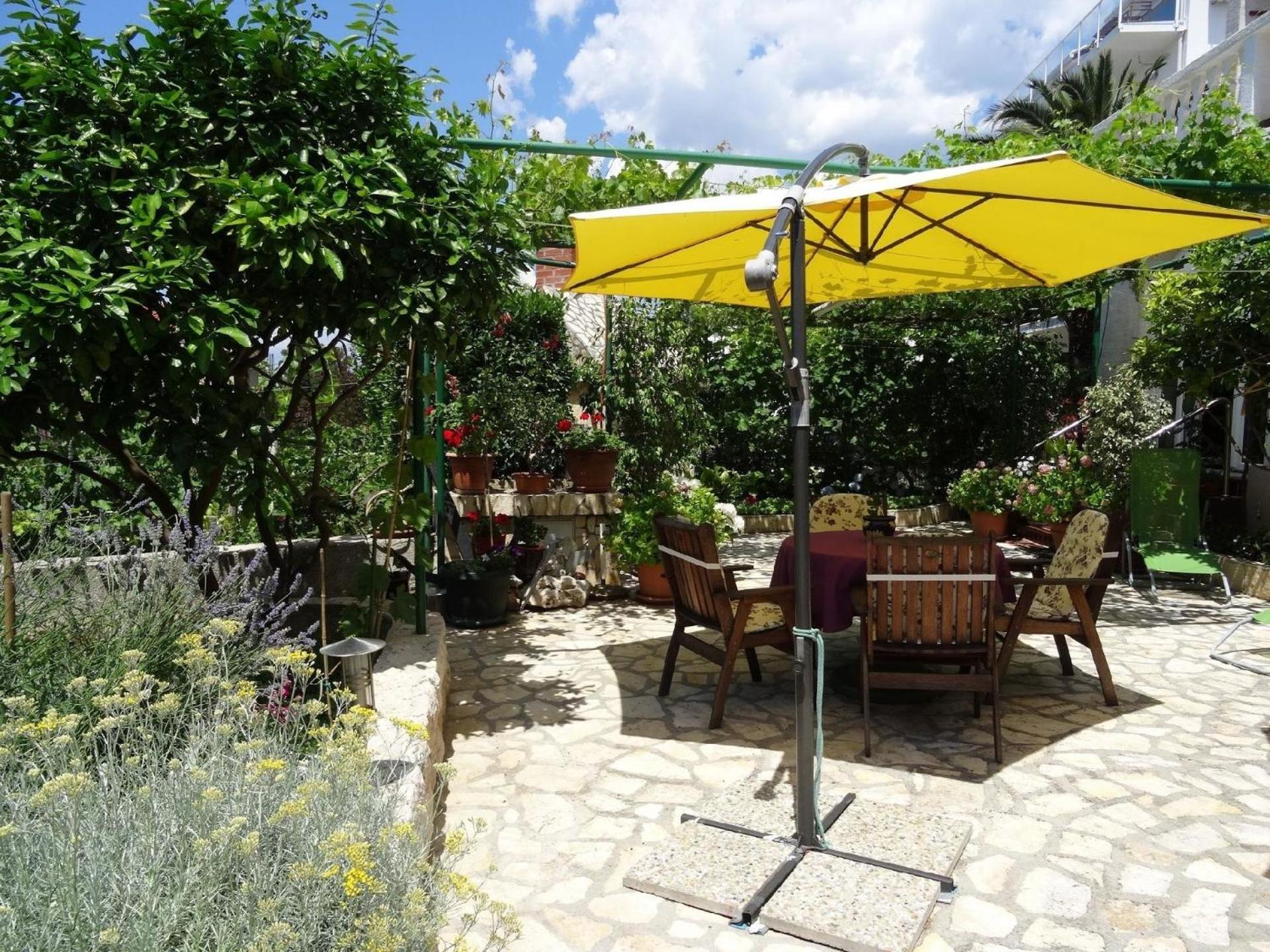 Appartement in Crikvenica mit Großer Terrasse