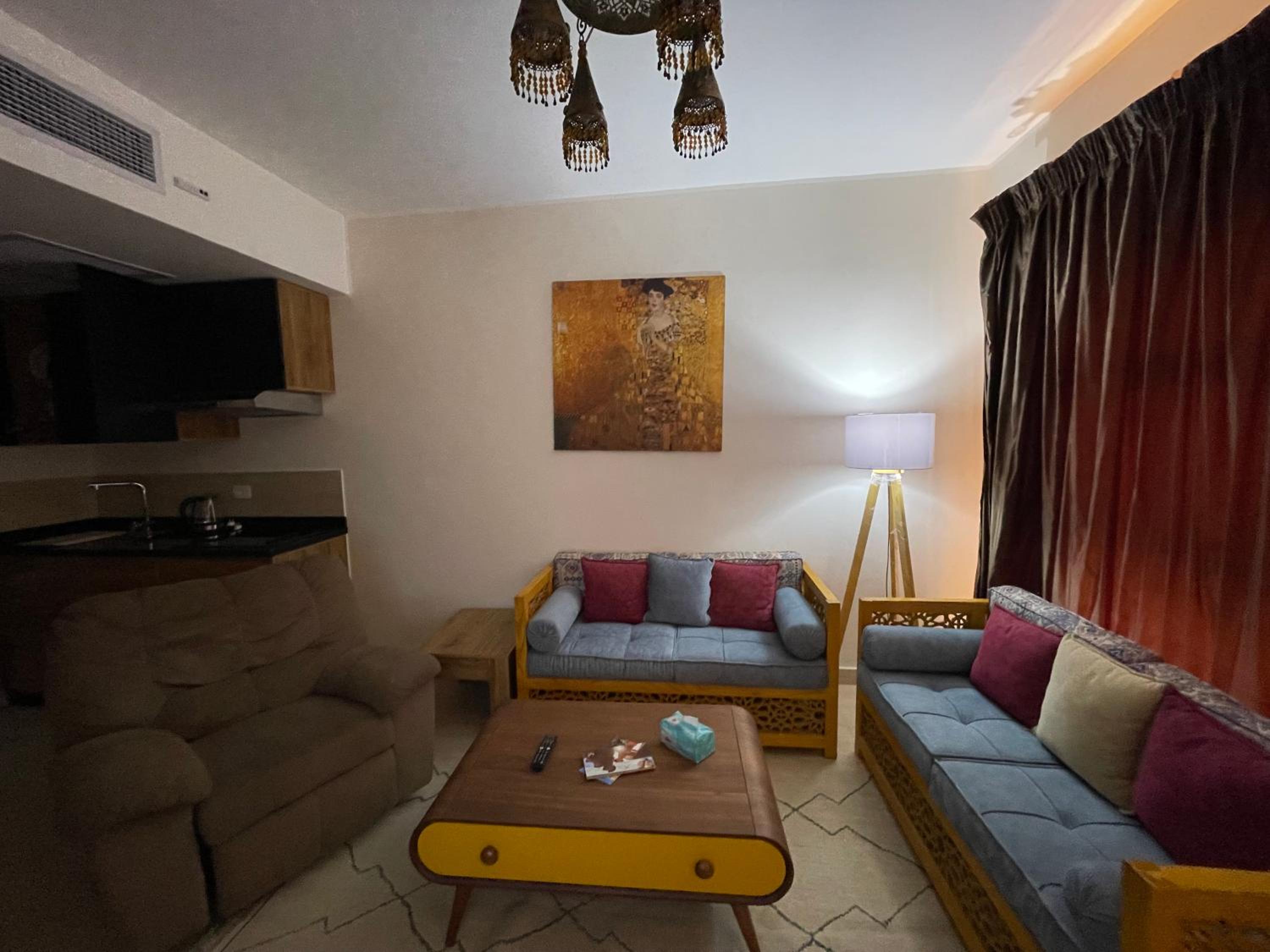 Sea view apartment in Aldau heights