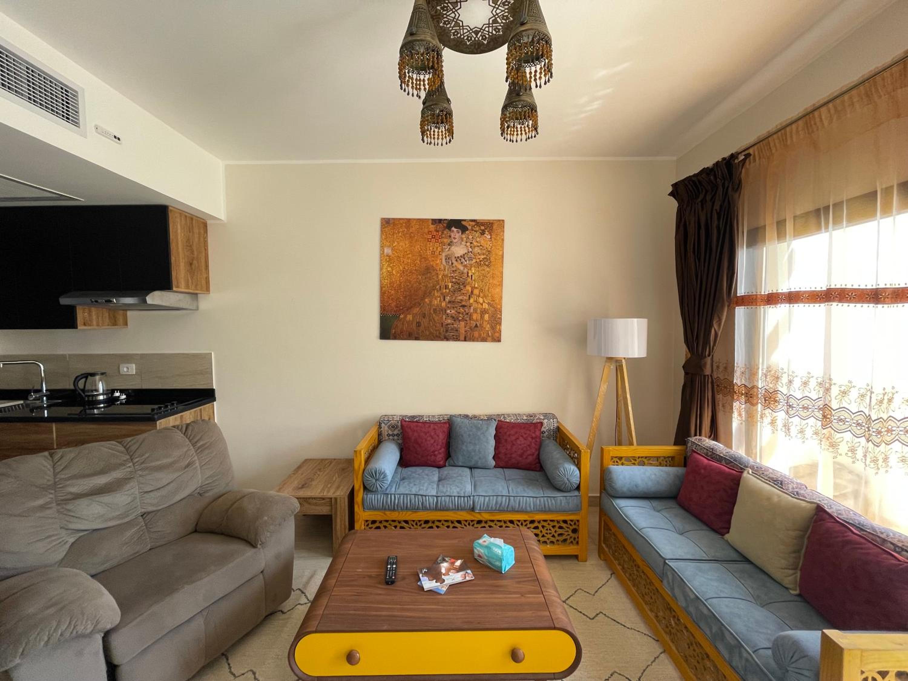 Sea view apartment in Aldau heights