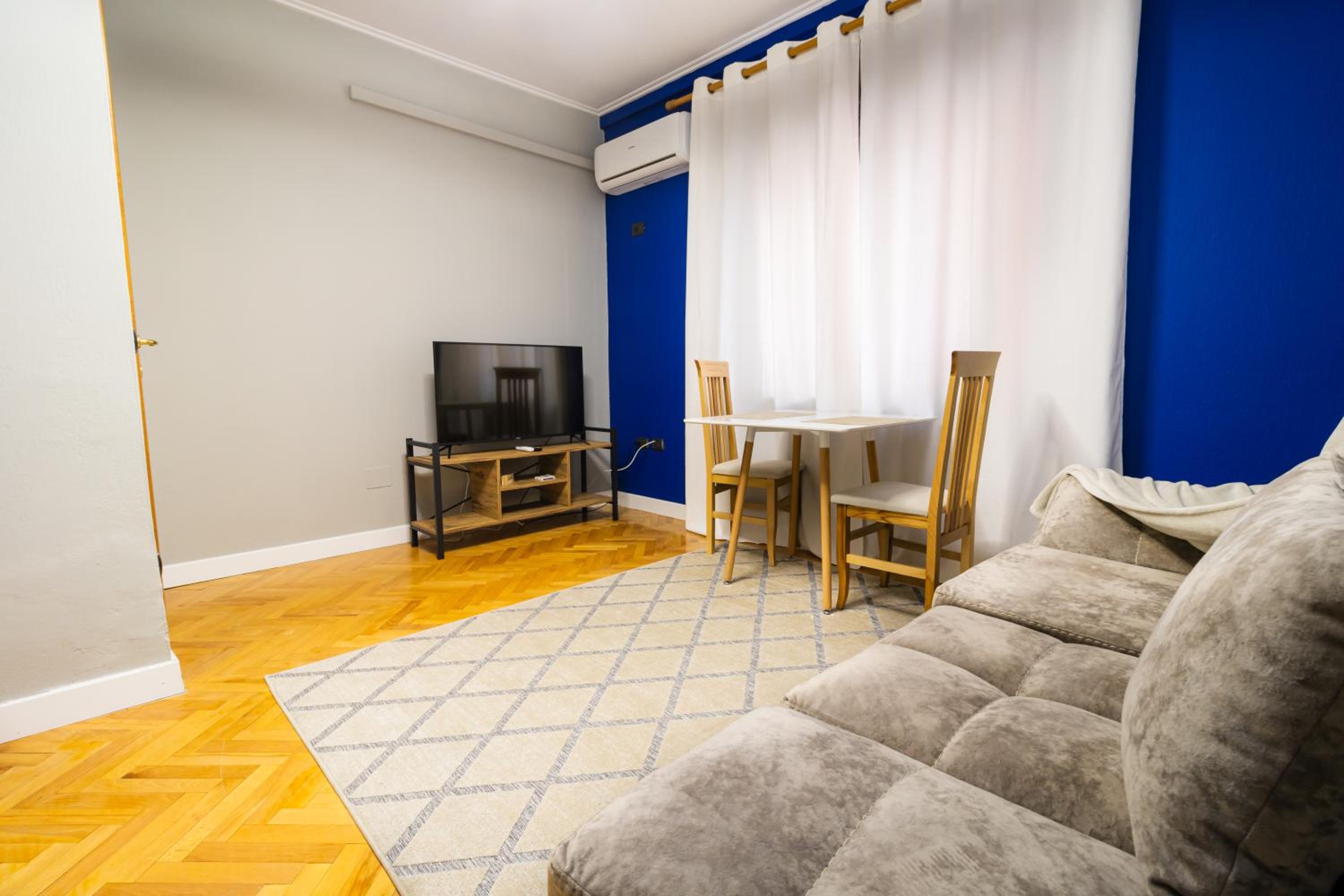 Central Cane Apartment 2