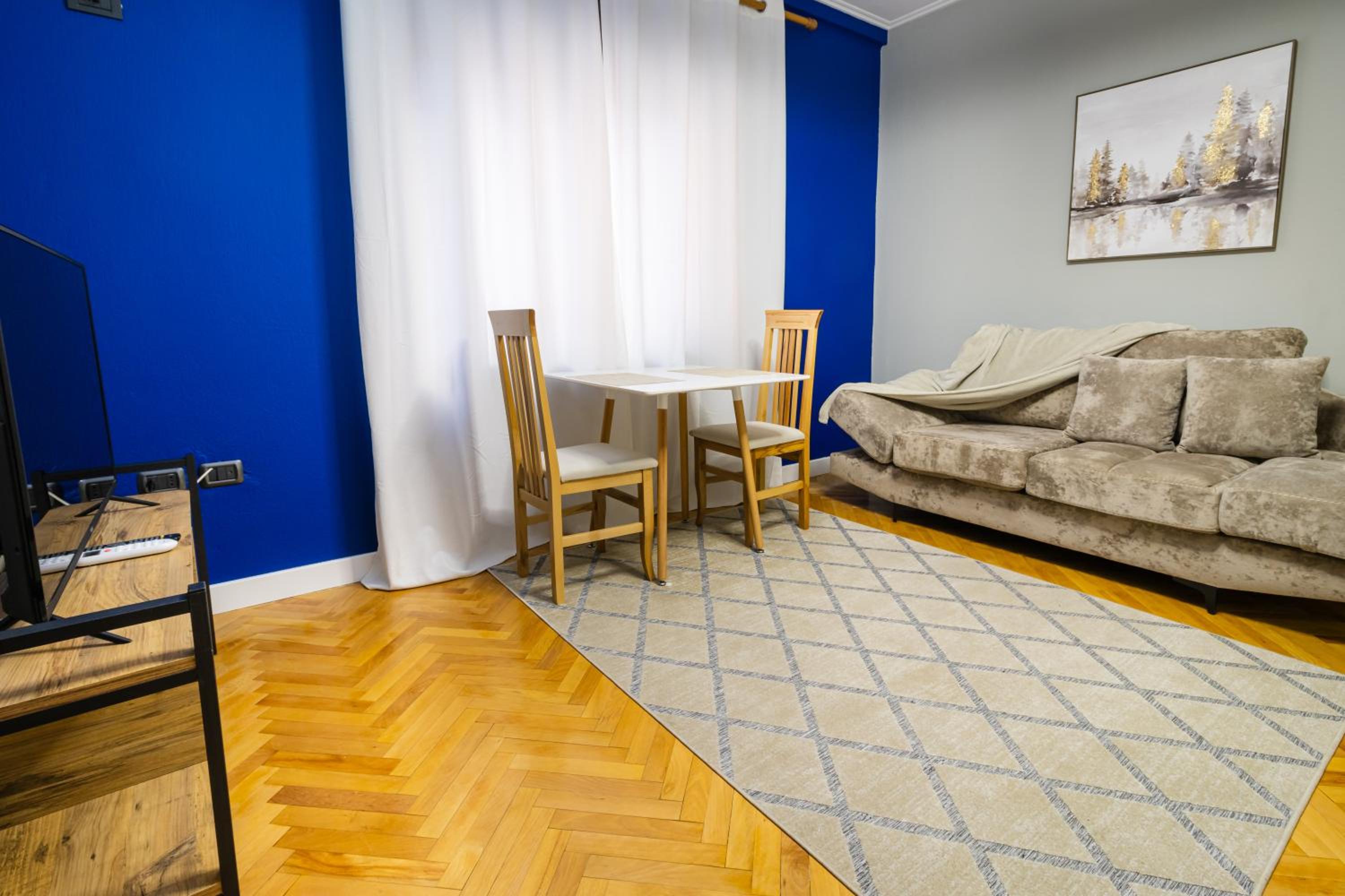 Central Cane Apartment 2