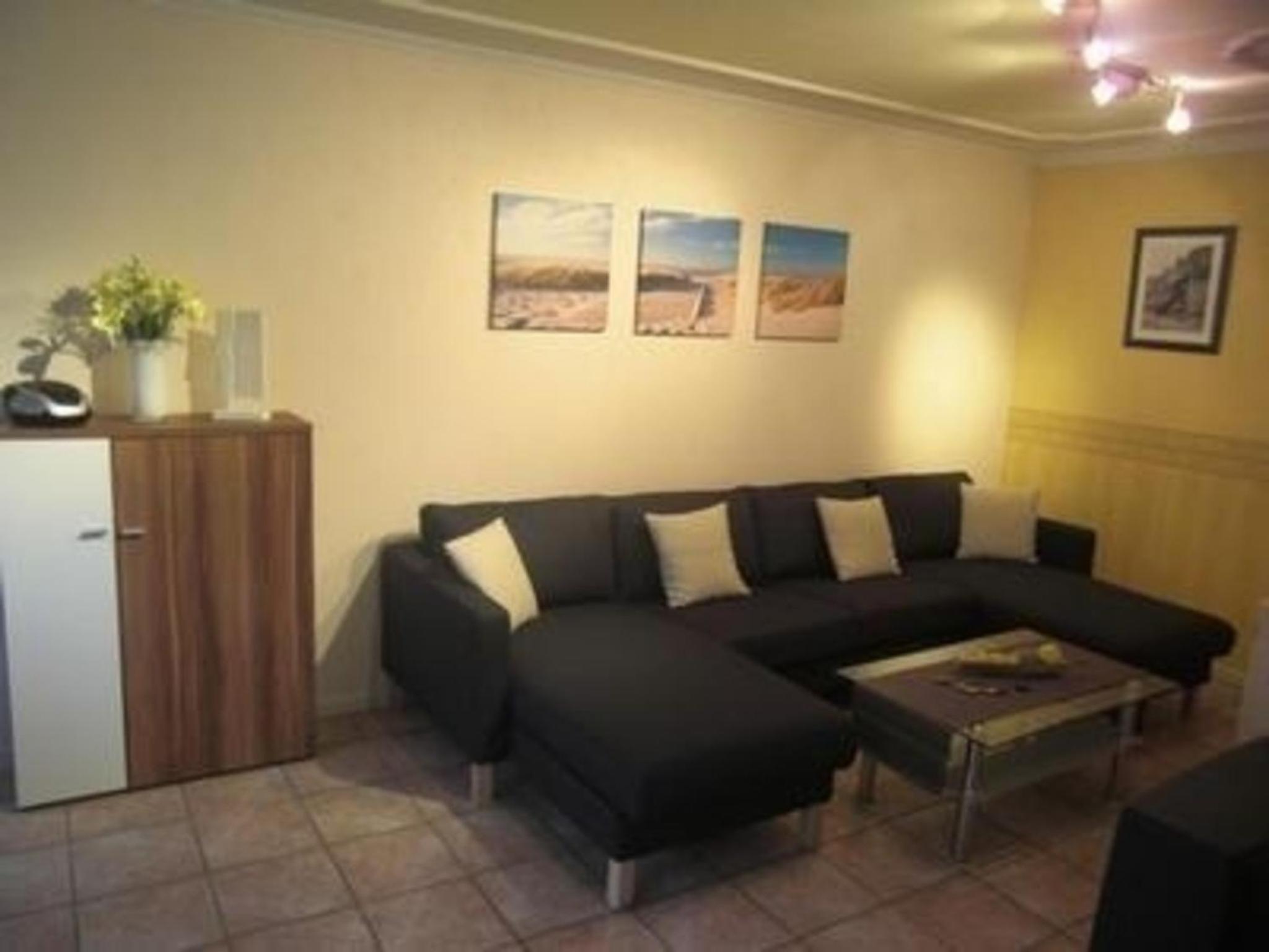 Großzügige Ferienwohnung mit Privatgarten im Nordseebad Carolinensiel