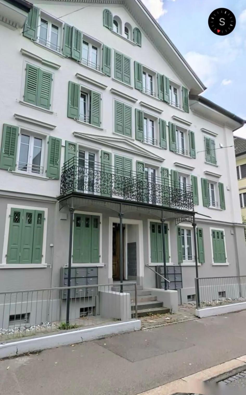 Stilvolle 2,5 Zimmer Wohnung