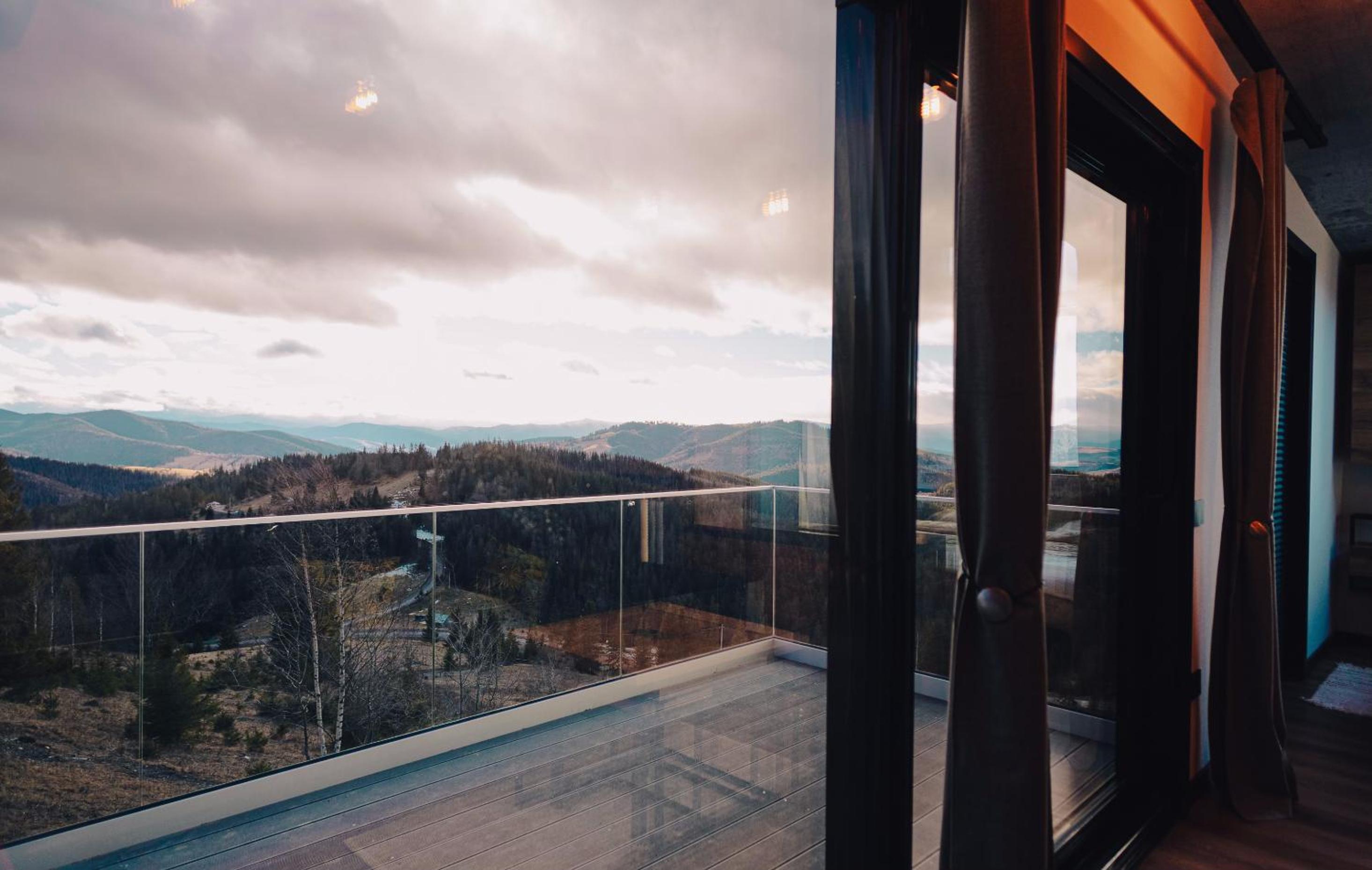 Pasul Palma Village-Mirror House view 5