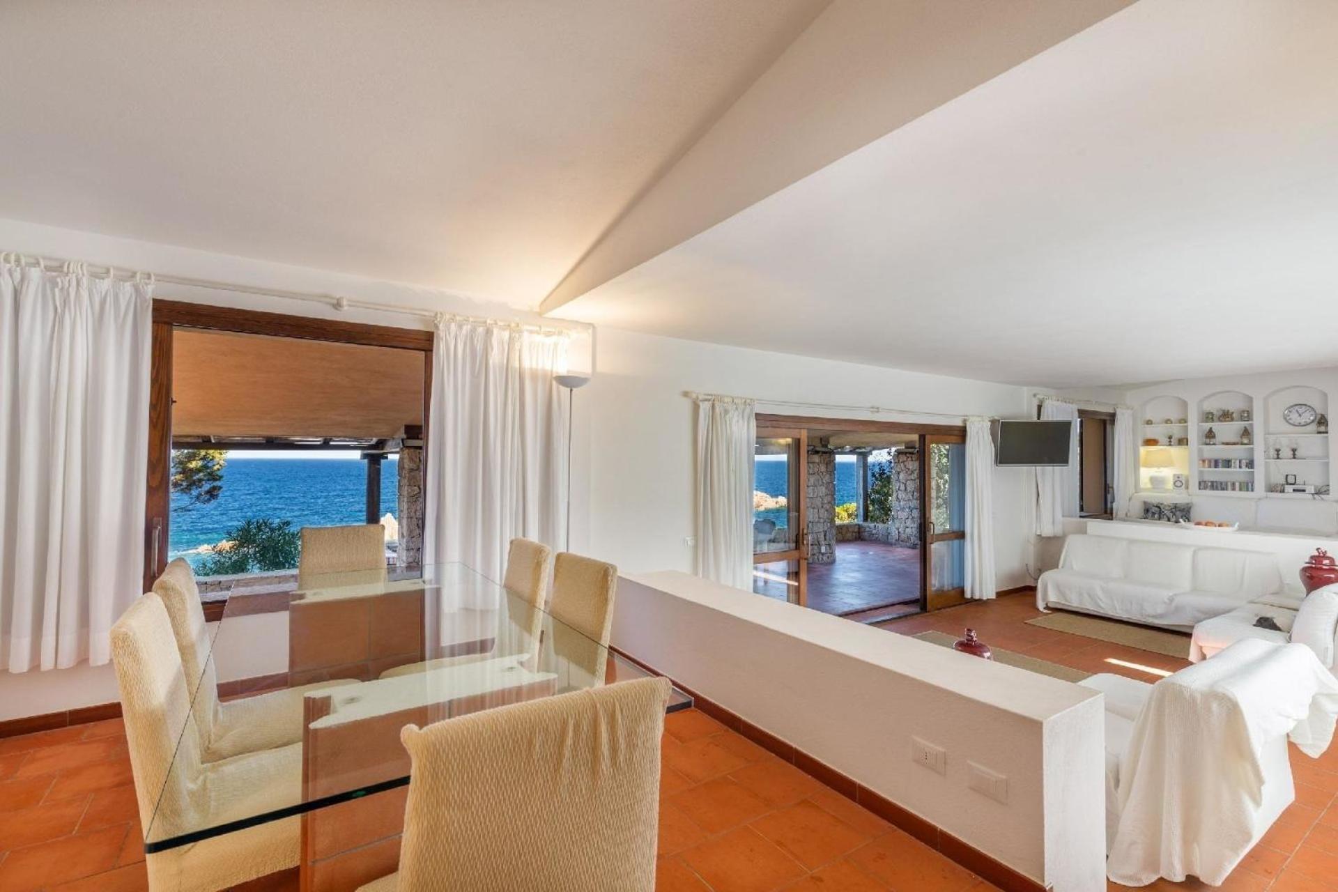 Ferienhaus in Costa Paradiso mit Grill, Terrasse und Garten