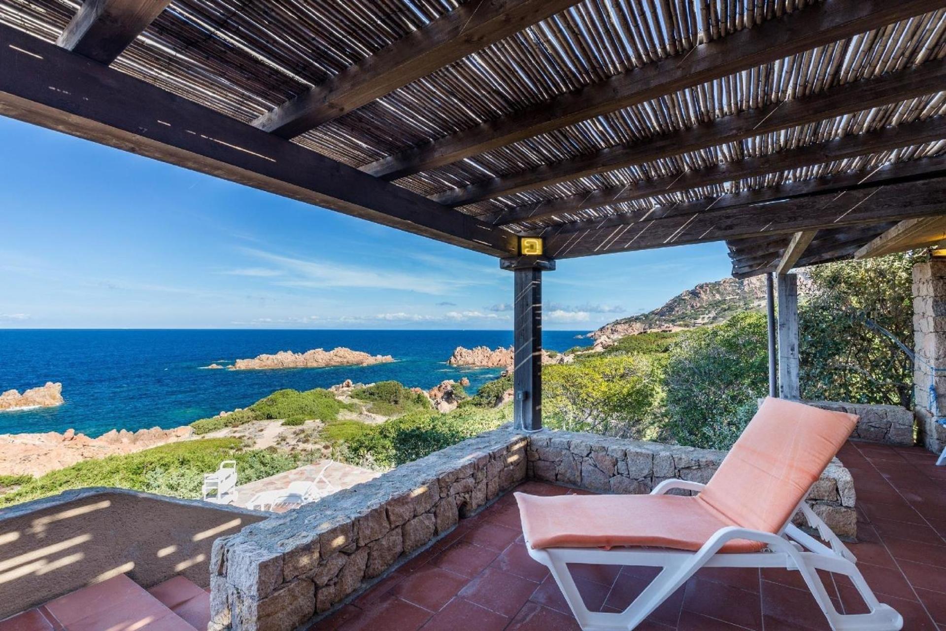 Ferienhaus in Costa Paradiso mit Grill, Terrasse und Garten