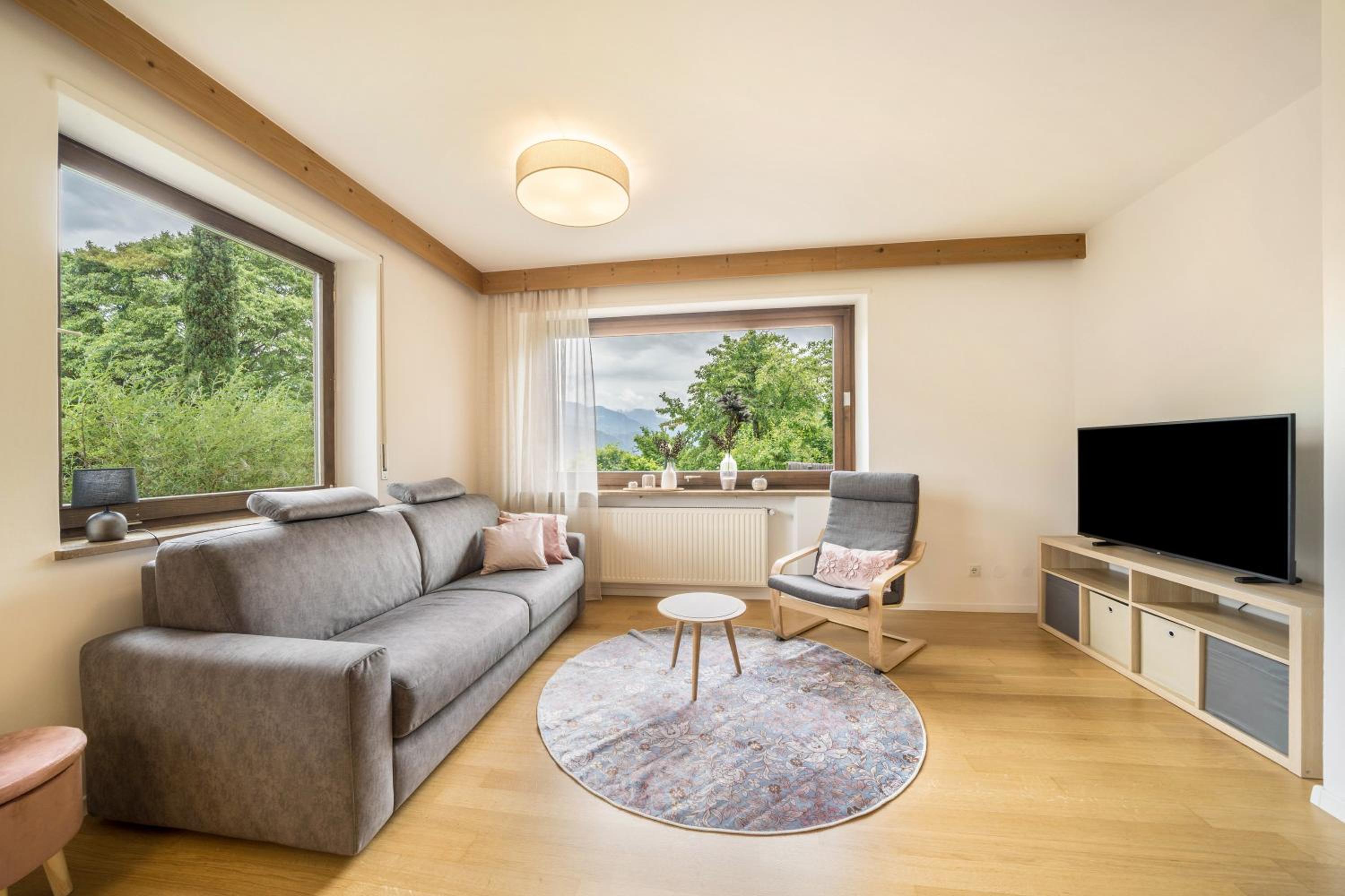 Villa Pinie Apt 2 view 2