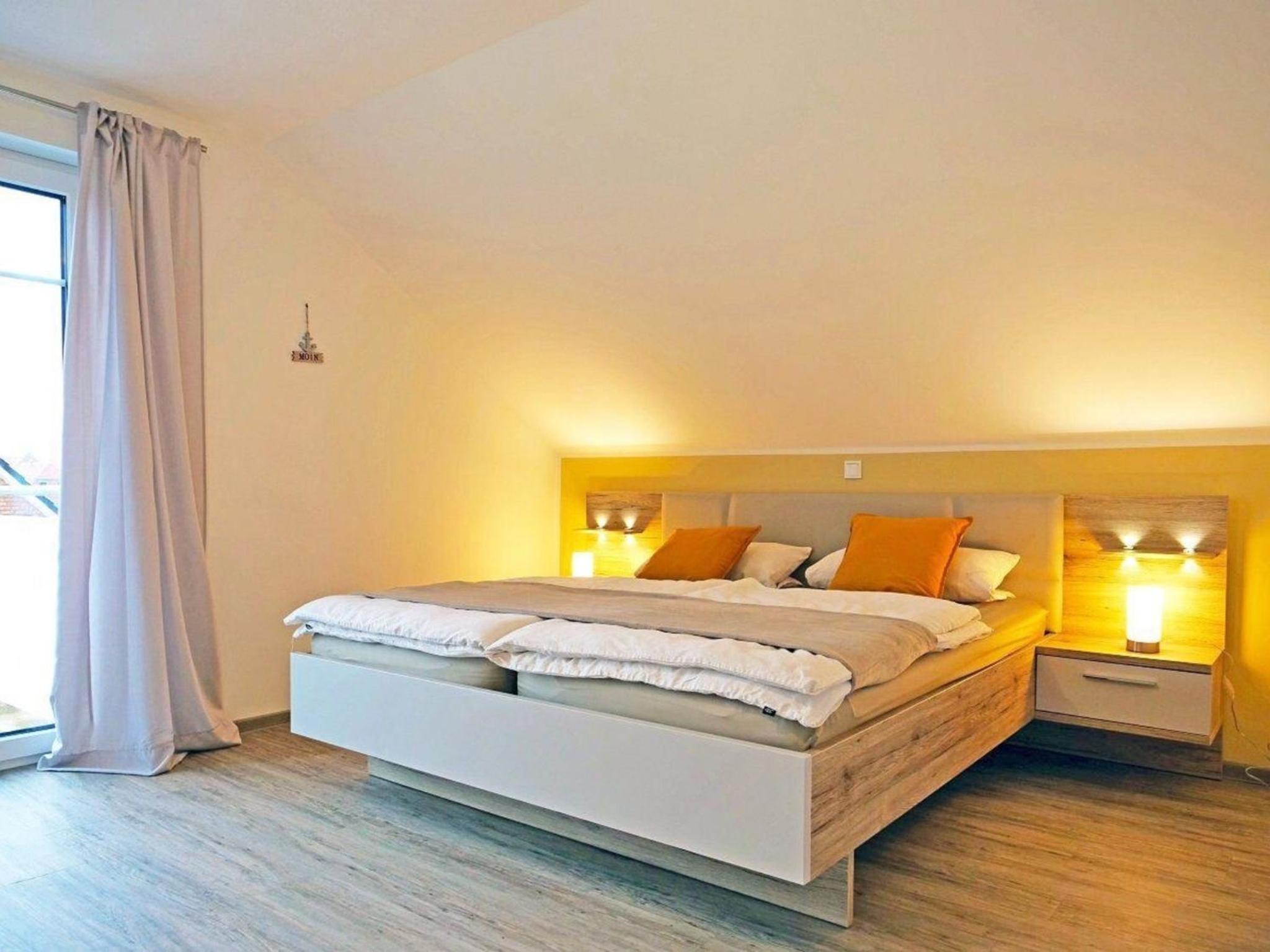 Ferienhaus In Burhave Mit Großer Terrasse