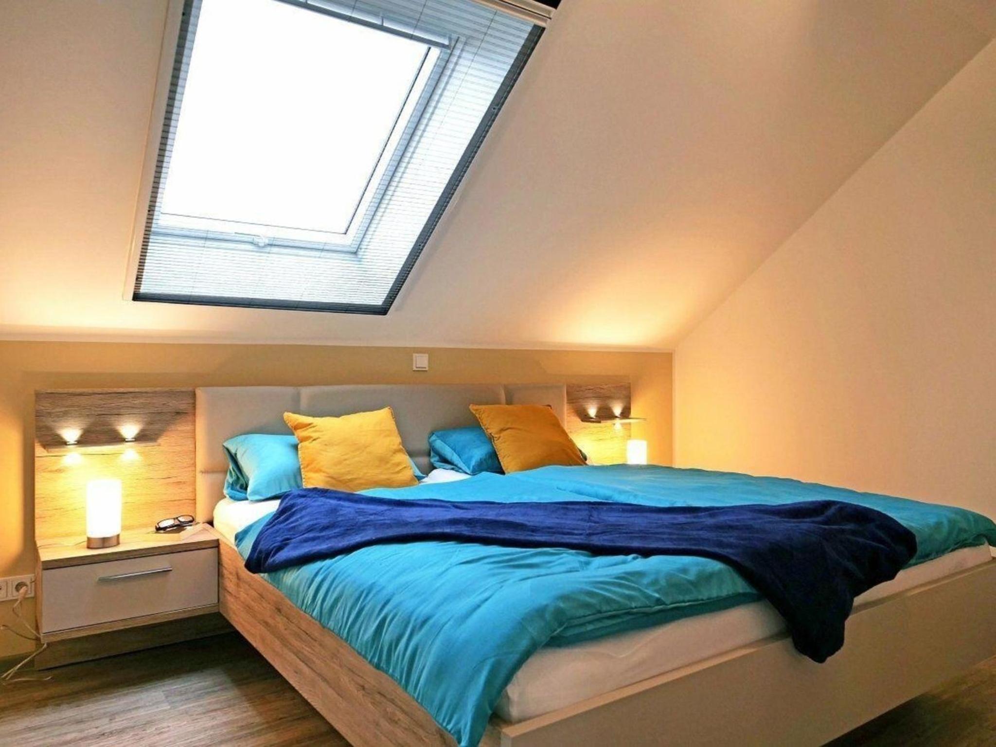 Ferienhaus In Burhave Mit Großer Terrasse