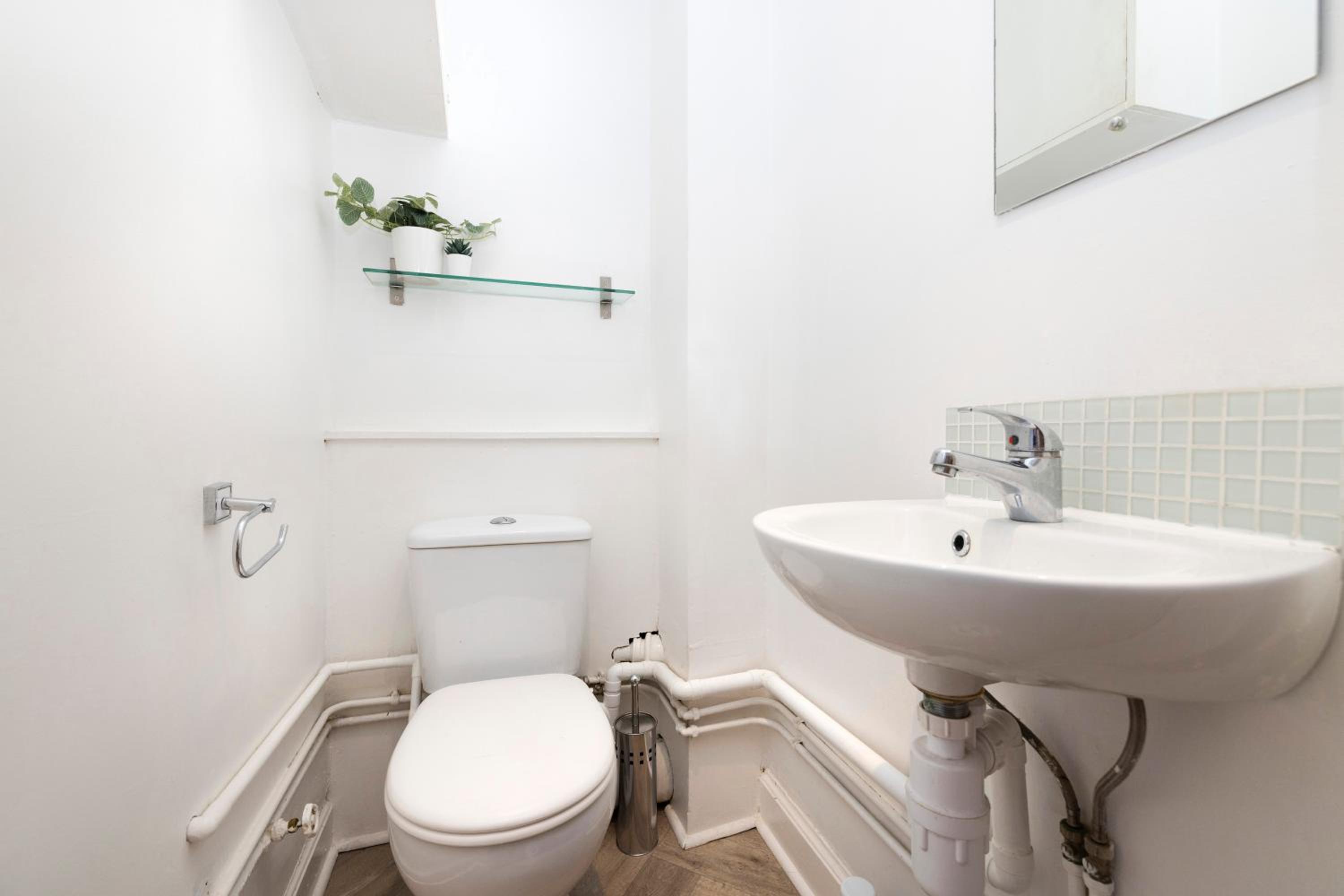 JOIVY Cosy Flat Next to Haymarket Station view 3