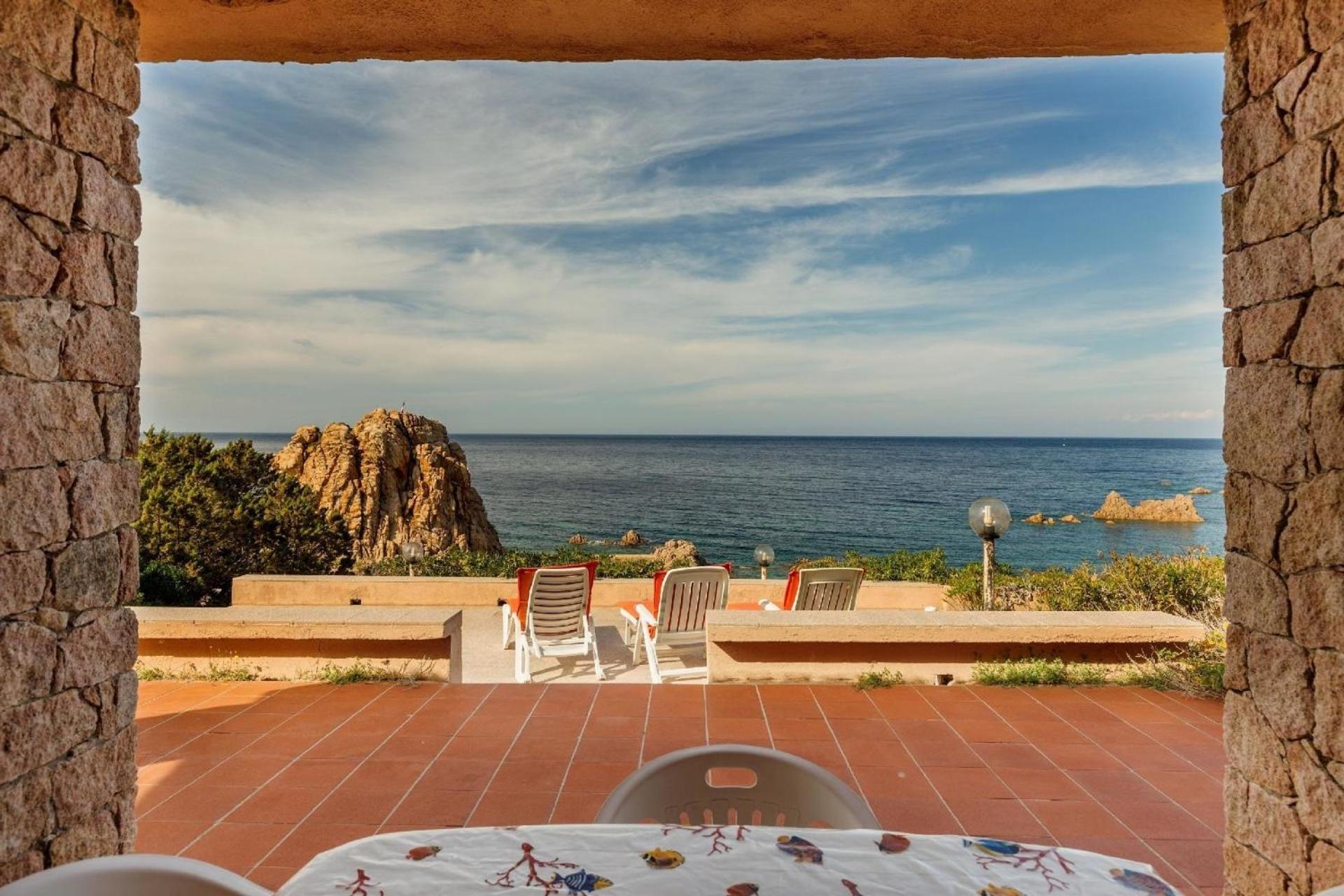 Wunderschöne Villa nur 100 m vom Meer entfernt mit herrlichem Blick