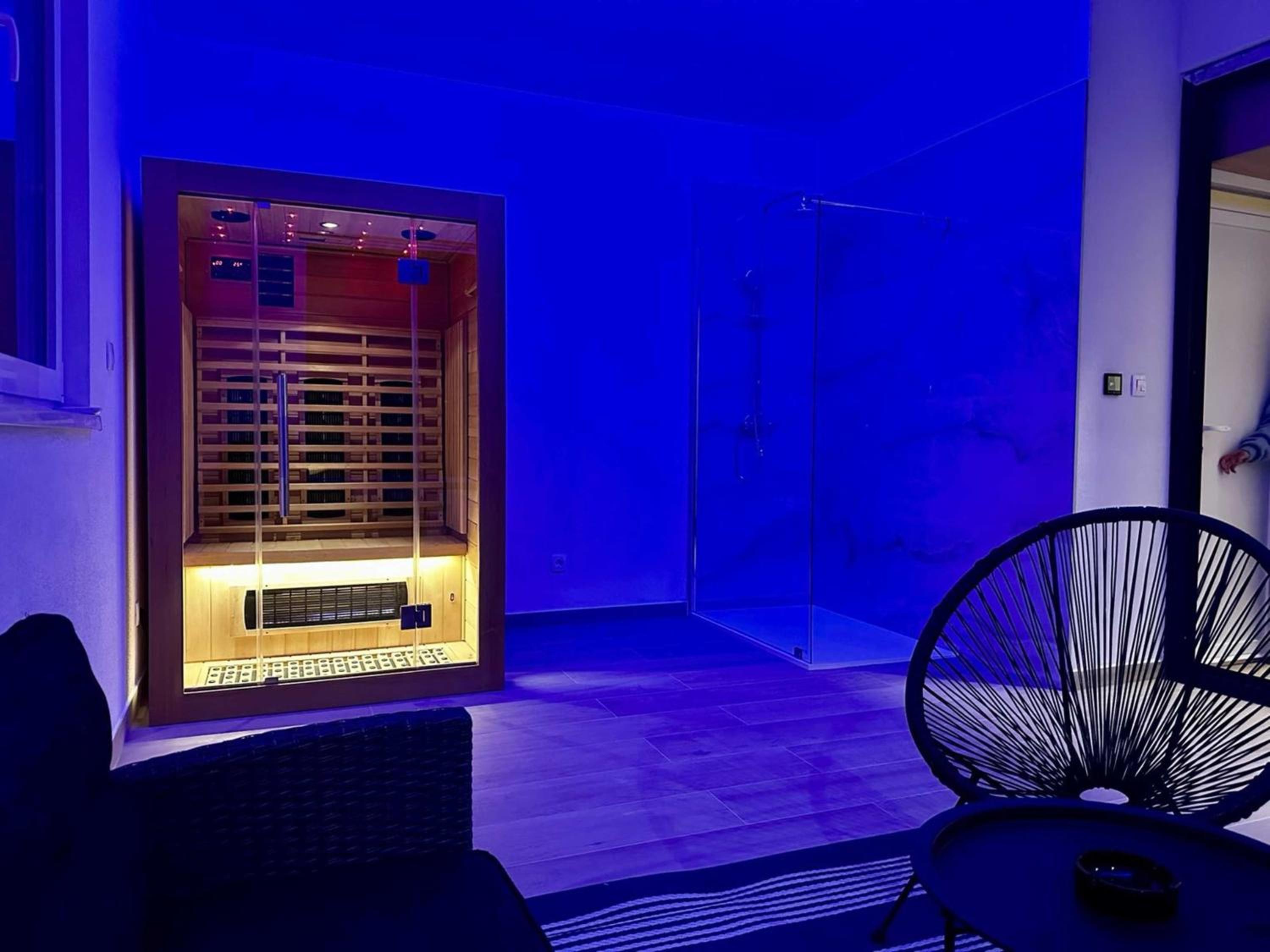 Villa Kamena with Pool, Jacuzzi & Sauna