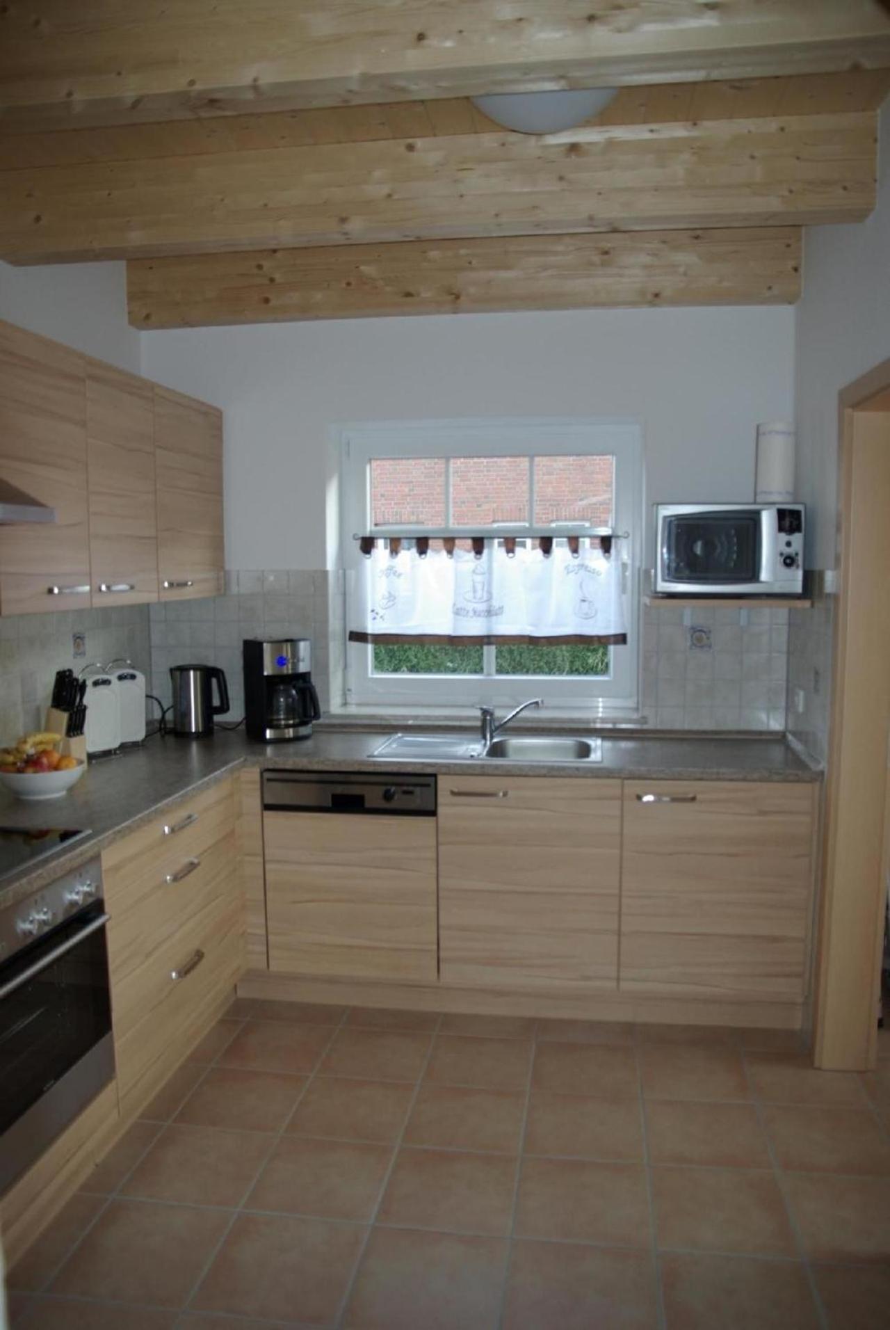 Wellness Ferienhaus mit Sauna und Kaminofen sowie Carport und Terrasse