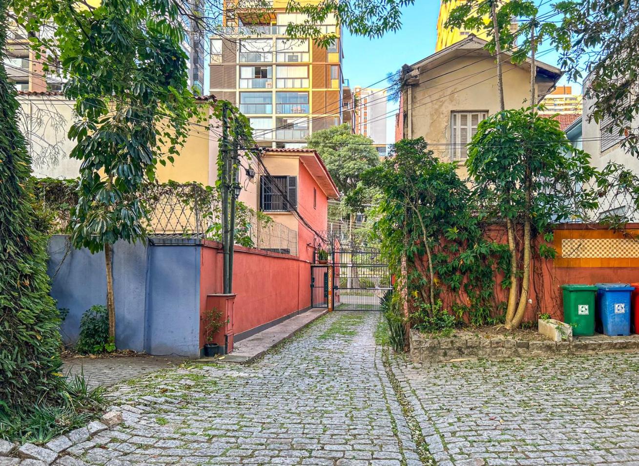 Casa c Wi-Fi e ótima localização em Pinheiros SP