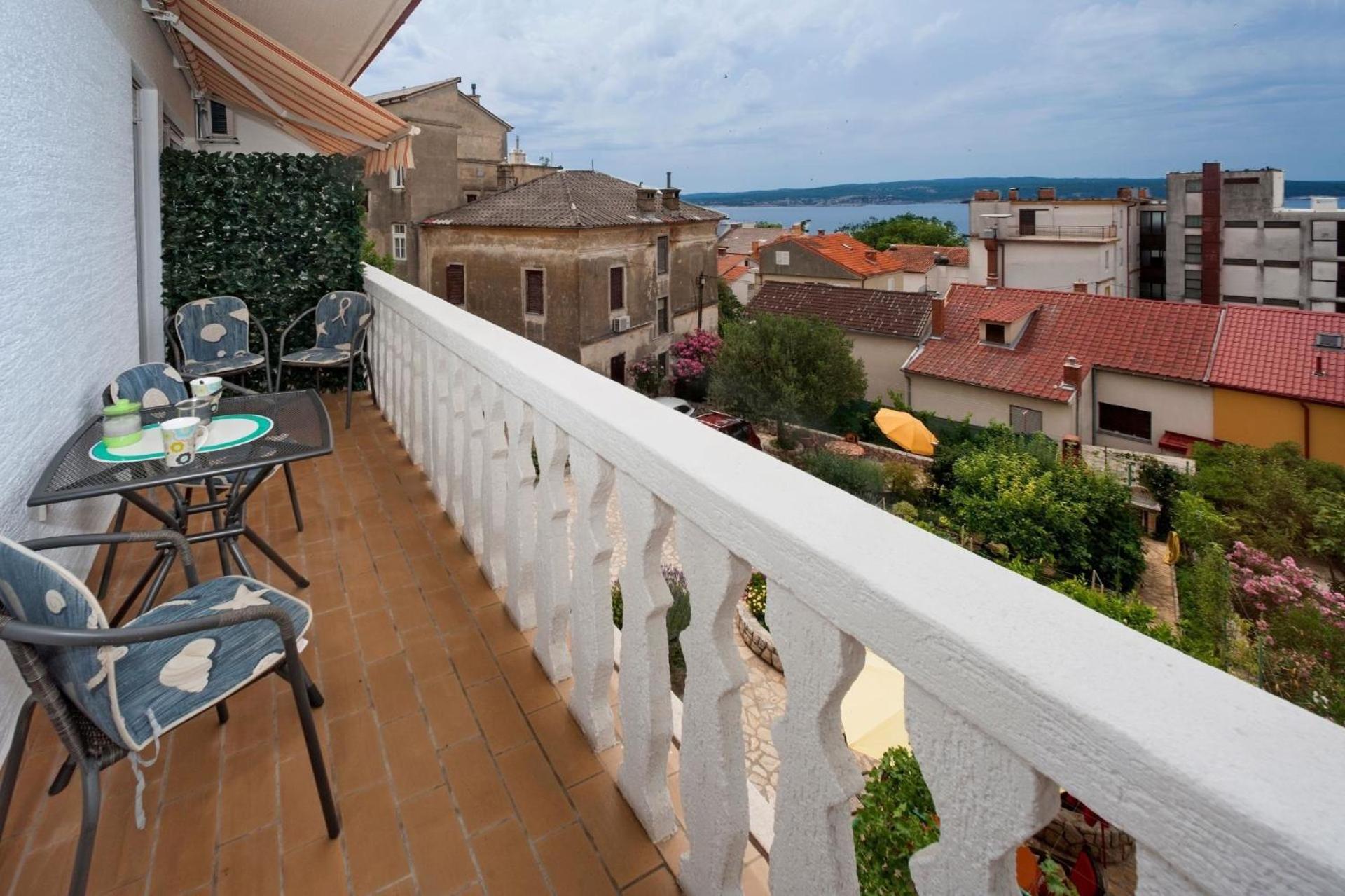 Komfortable Ferienwohnung in Crikvenica mit Grill, Terrasse und Garten view 3