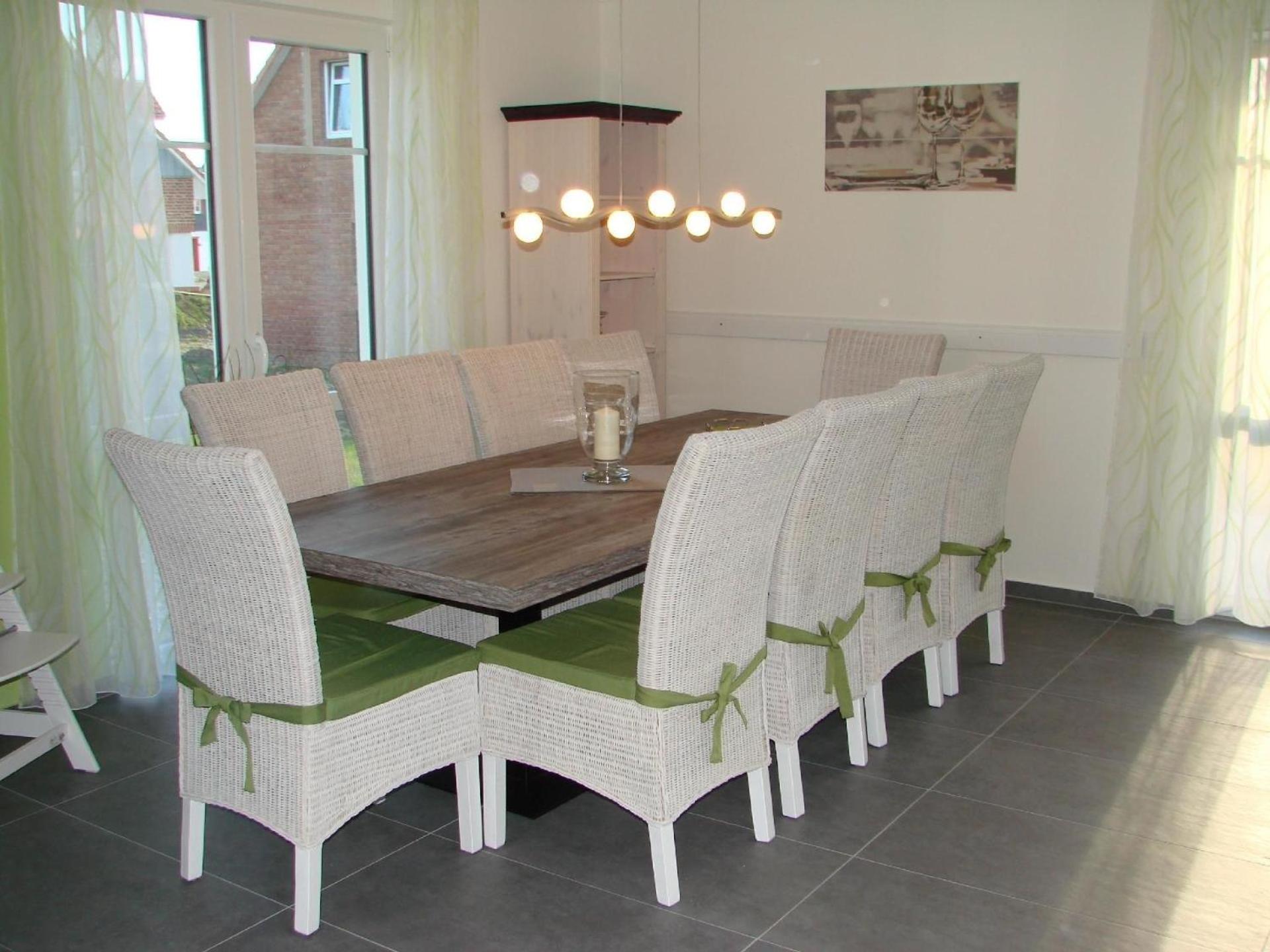 Traumhaft schönes und exklusives Ferienhaus unter Reet mit Garten, Kaminofen und Sauna an der Ostseeküste - a81571 view 3