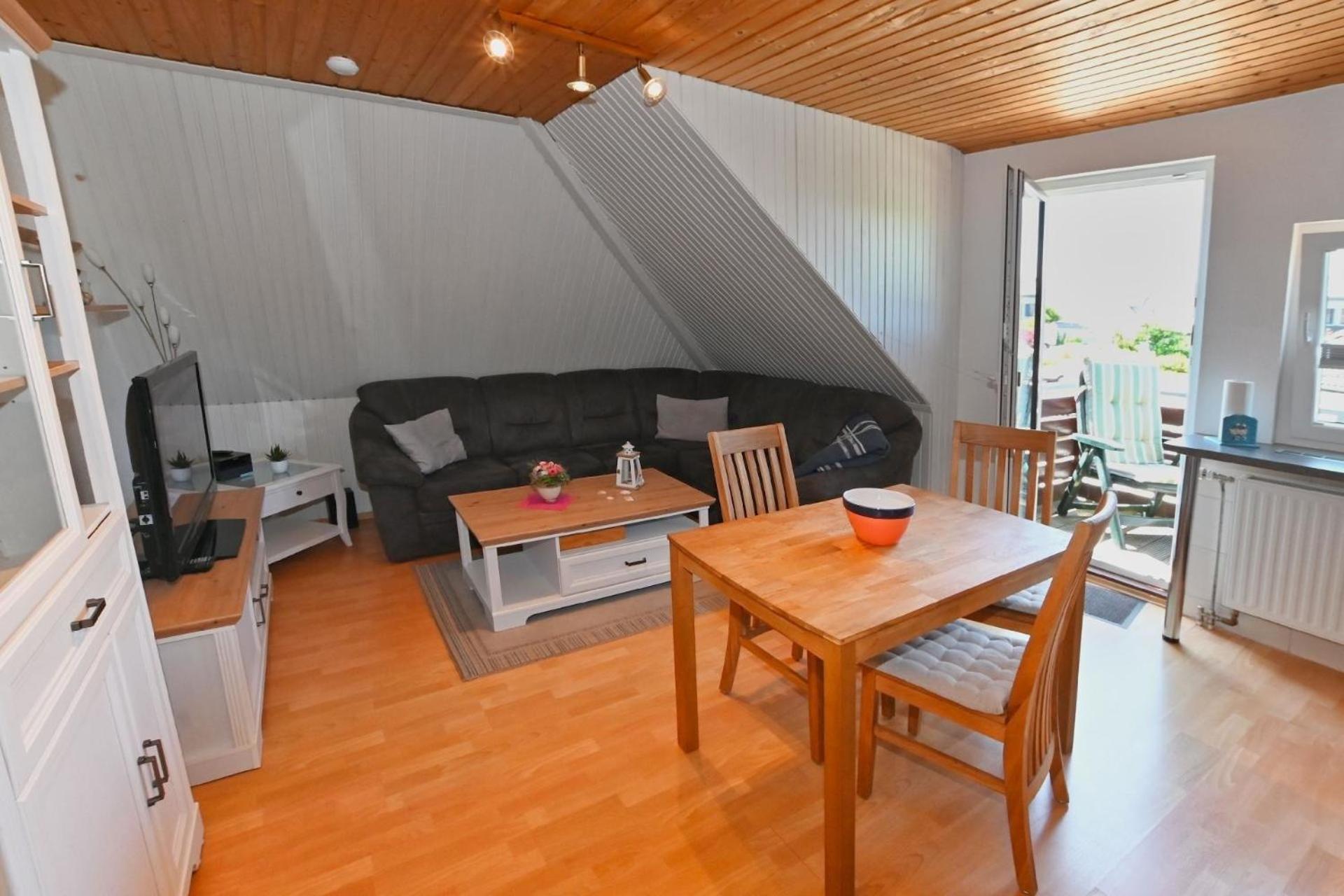 Lily 04 3 Zimmer Ferienwohnung mit Balkon in West Lage befindet sich ohne Durchgangsverkehr in Büsum
