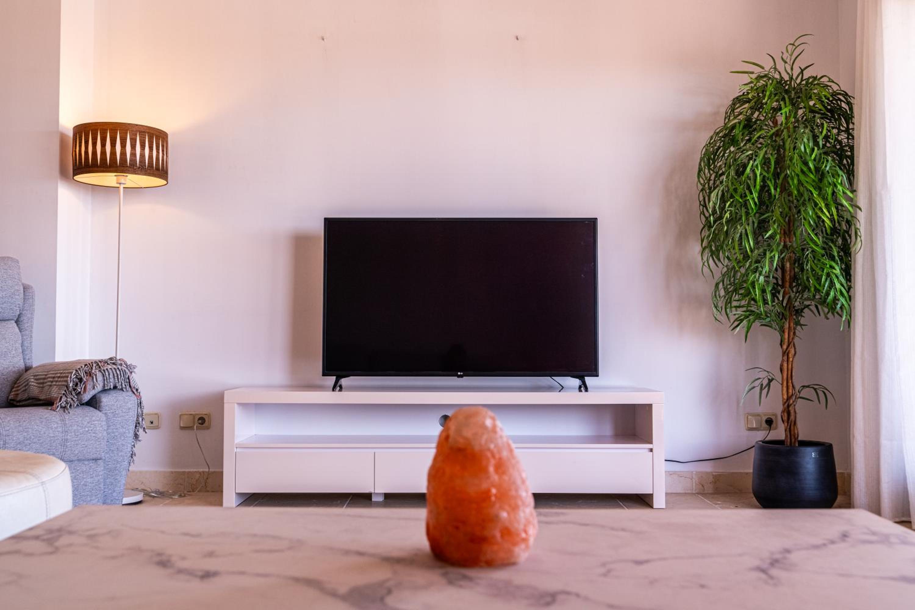 Benatalaya · 3 bedroom penthouse in Estepona view 4