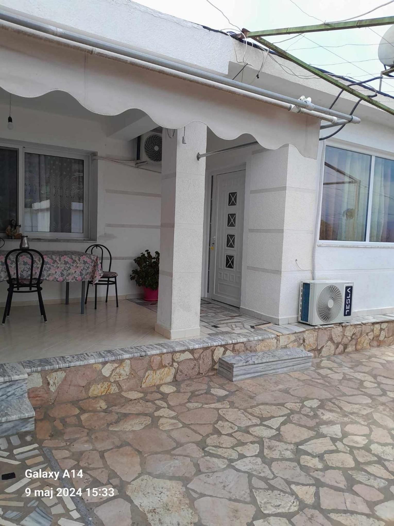 Flora’s place