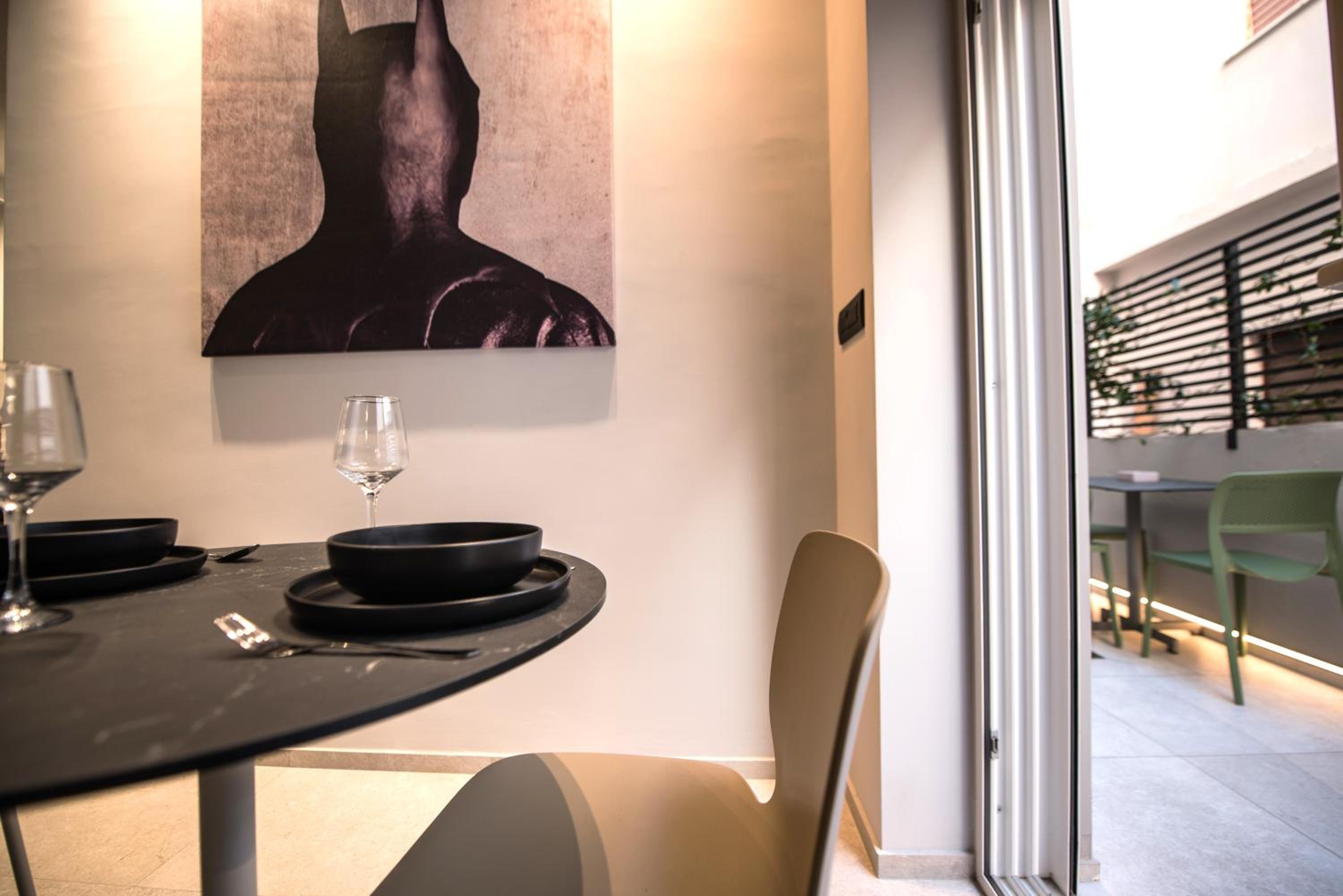 Eclipse Modern Retreat photo 3