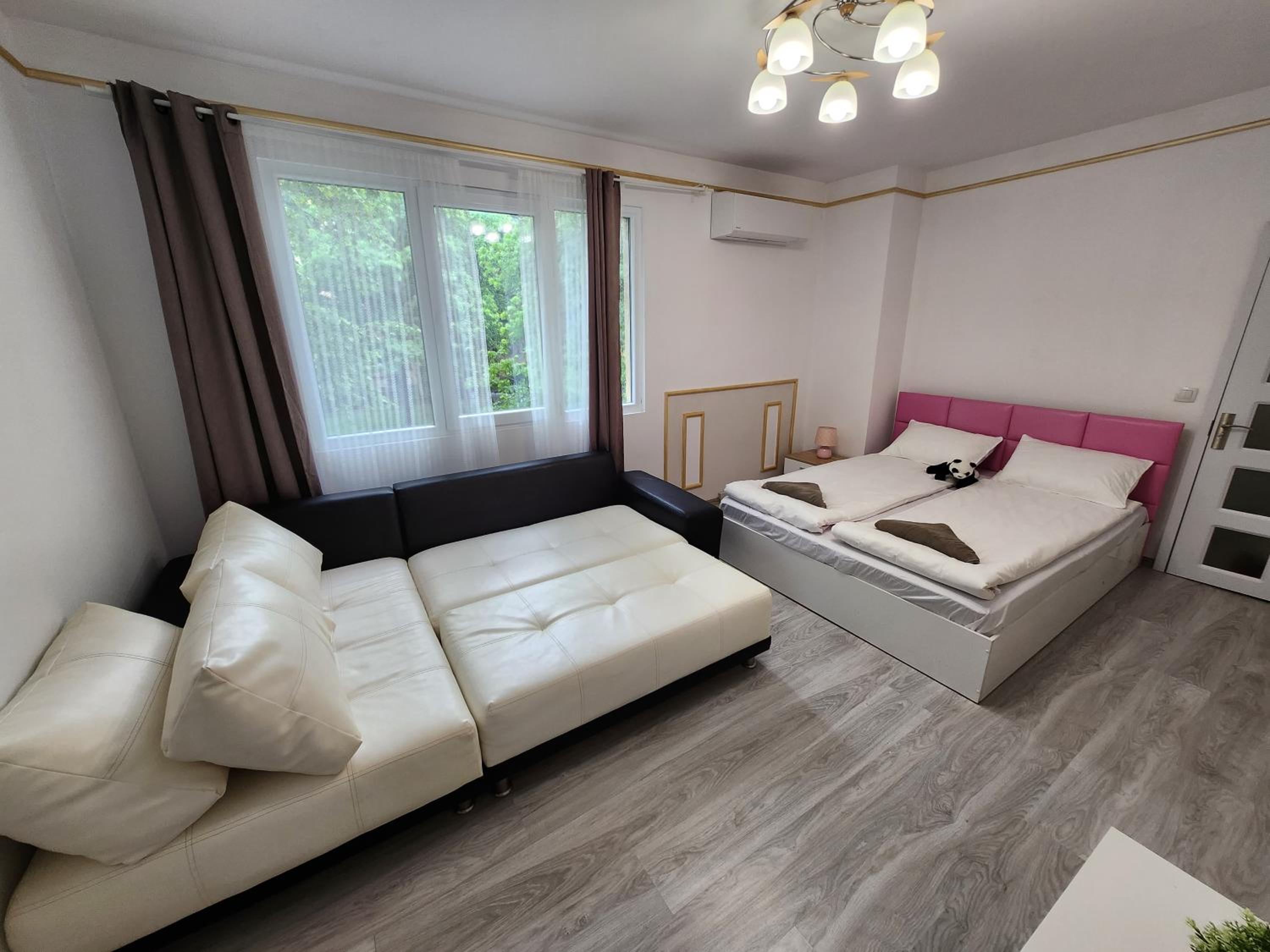 luxury two bedroom Crown Apartament