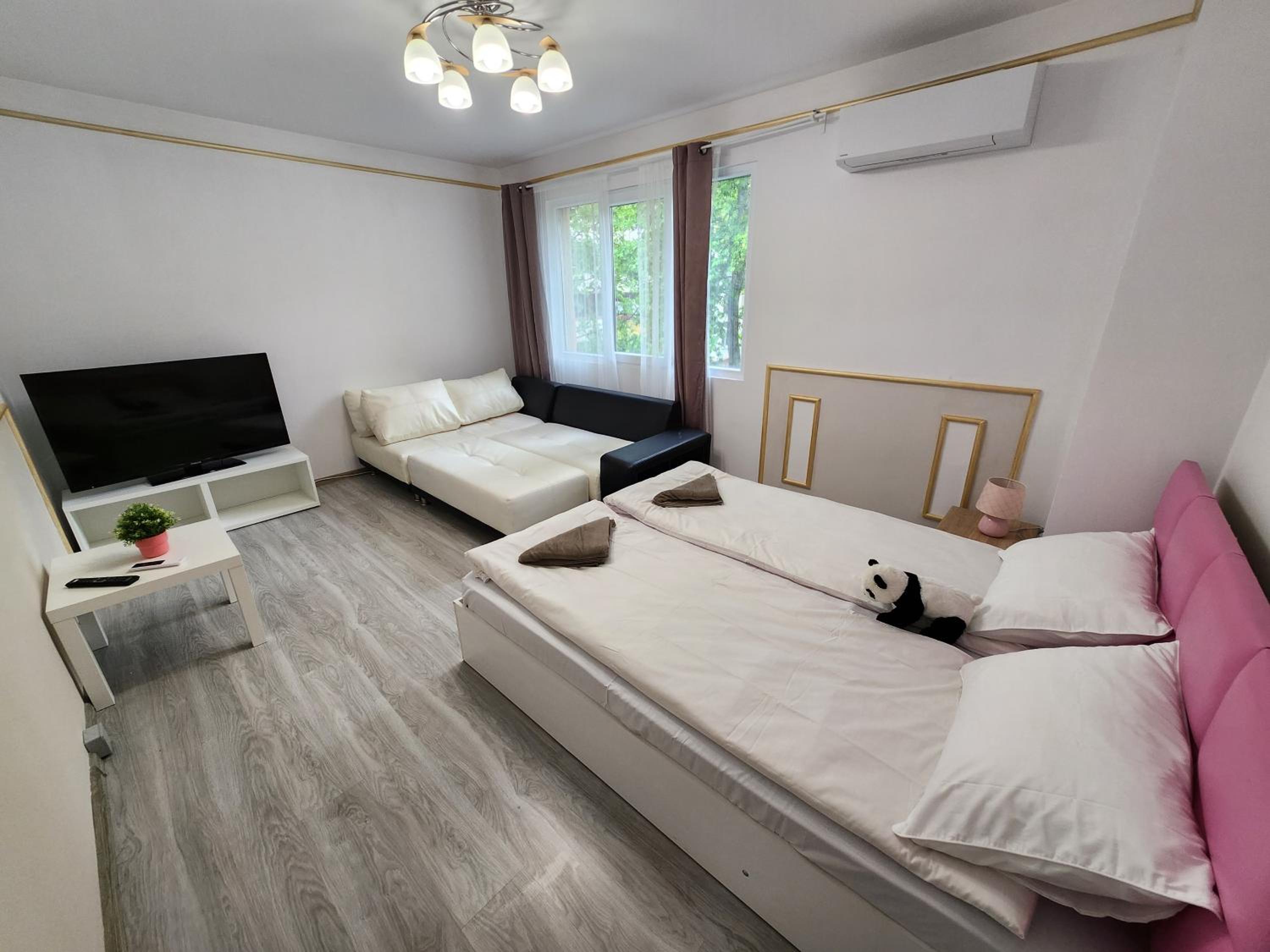 luxury two bedroom Crown Apartament
