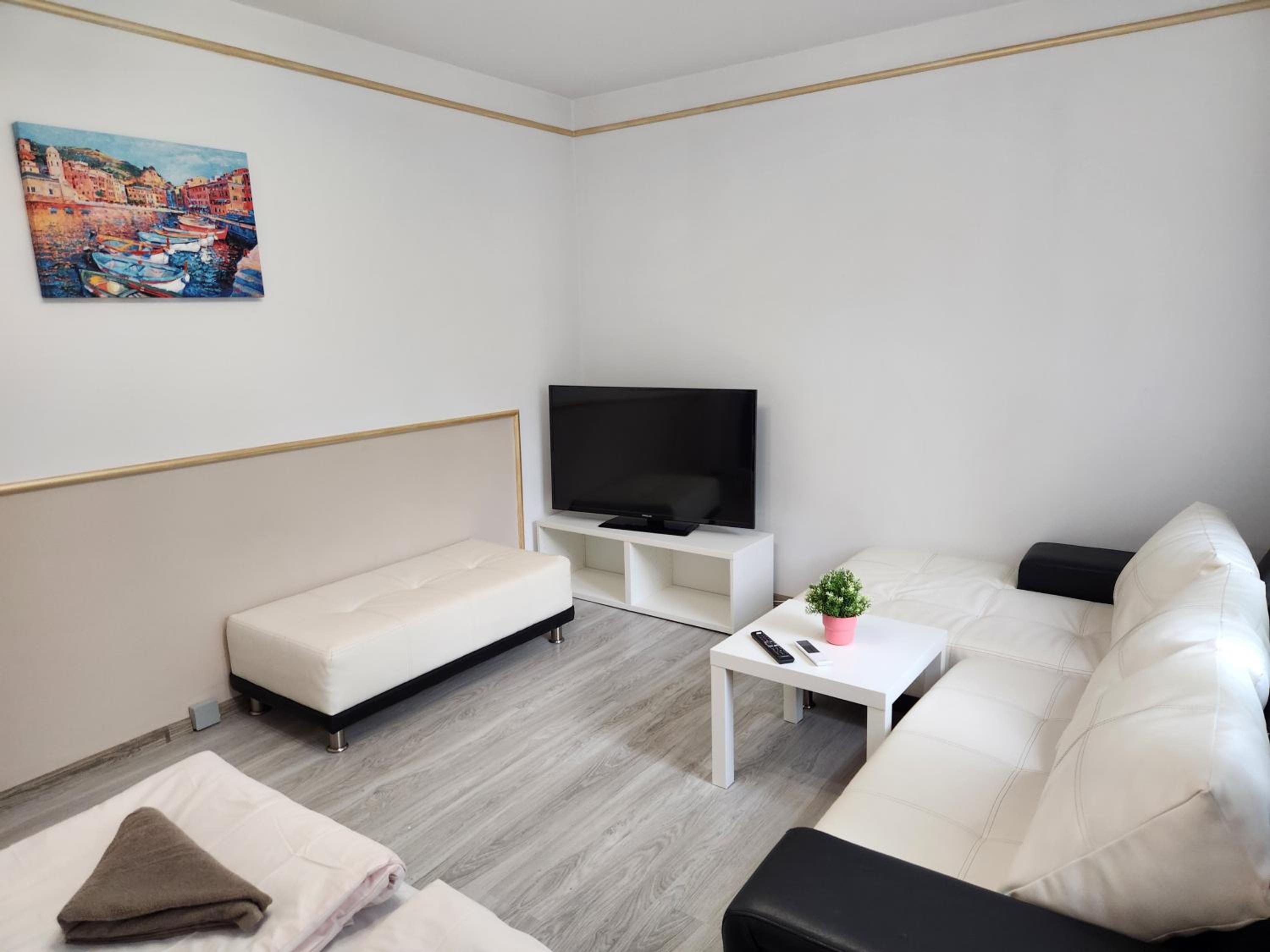 luxury two bedroom Crown Apartament