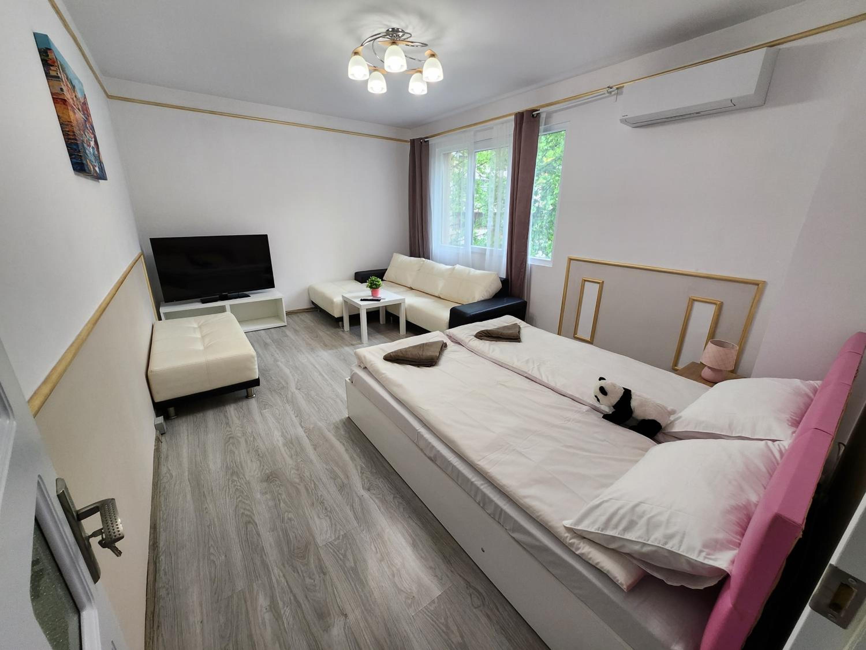 luxury two bedroom Crown Apartament