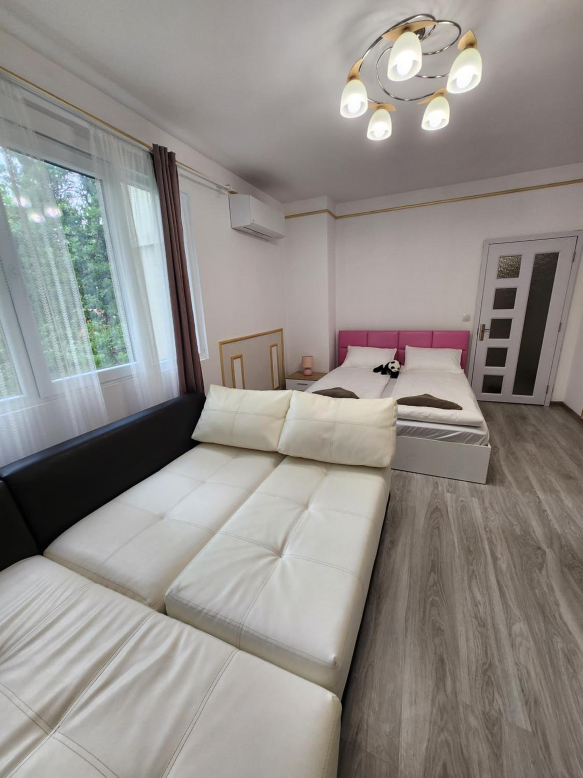 luxury two bedroom Crown Apartament