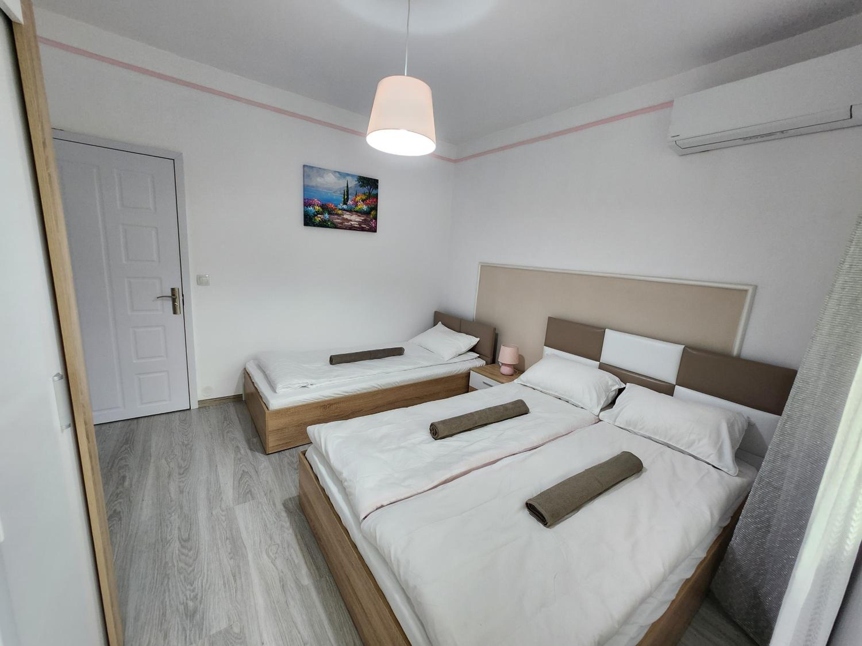 luxury two bedroom Crown Apartament