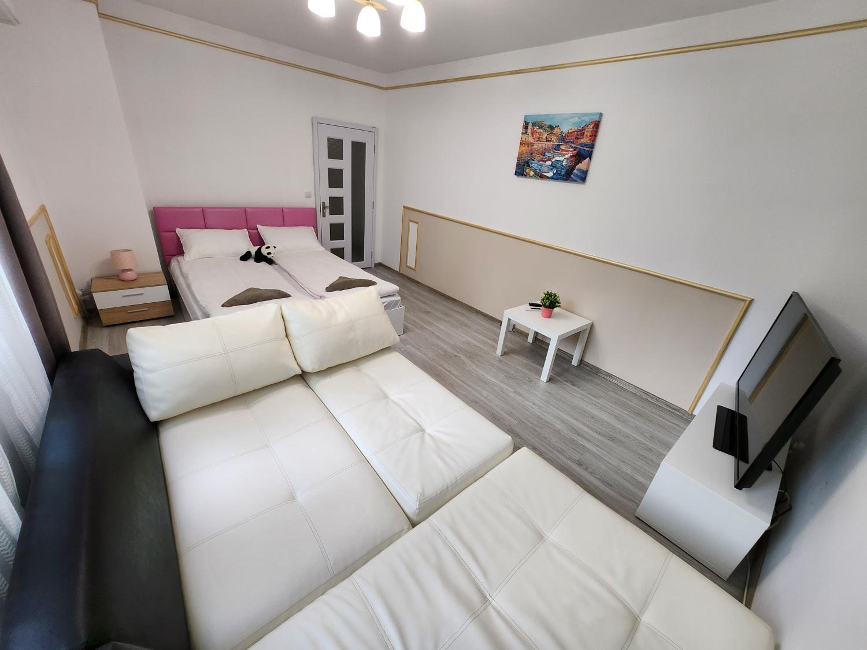 luxury two bedroom Crown Apartament